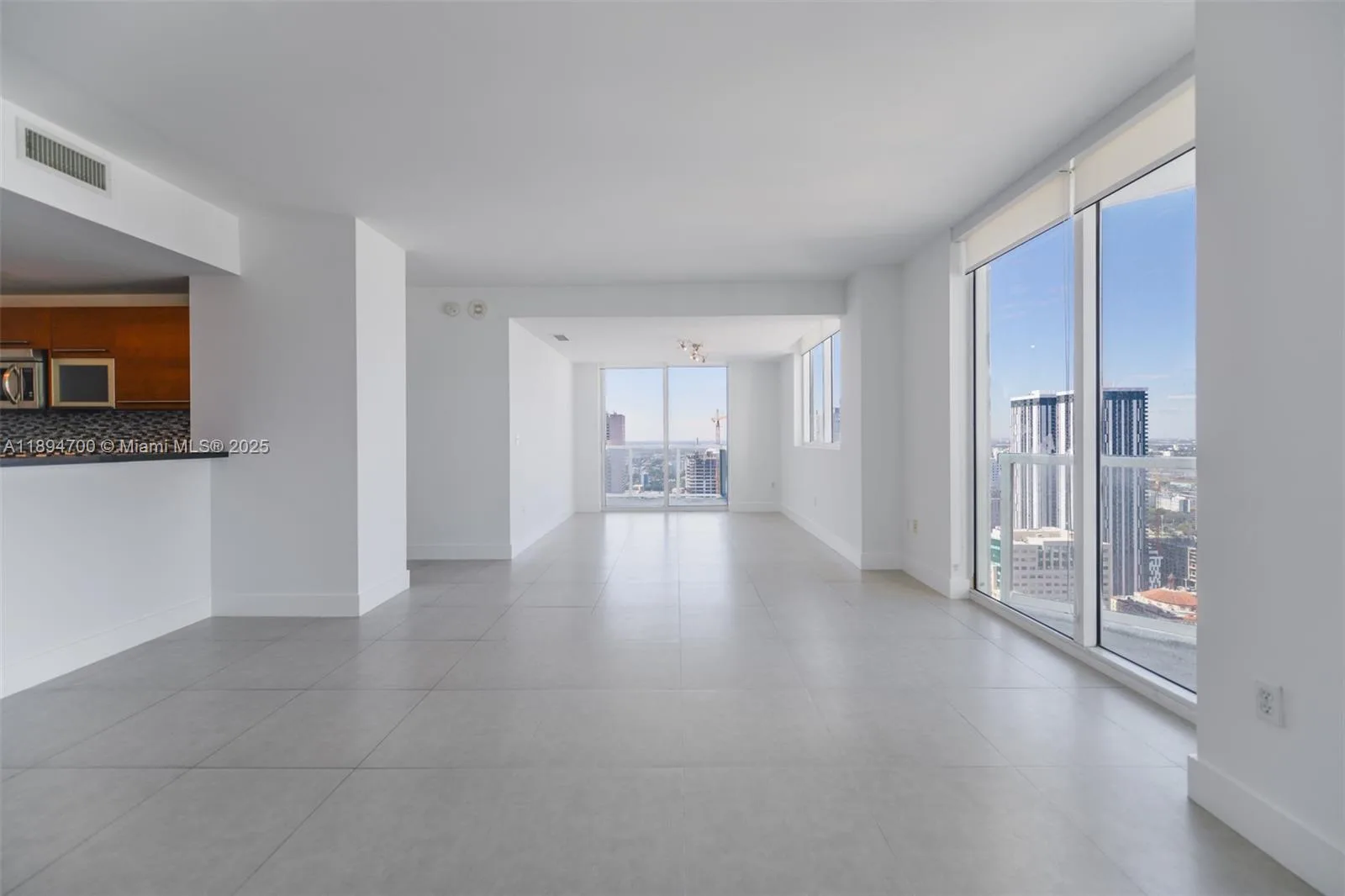 253 NE 2nd St # 3902, Miami, FL 33132 photo 2