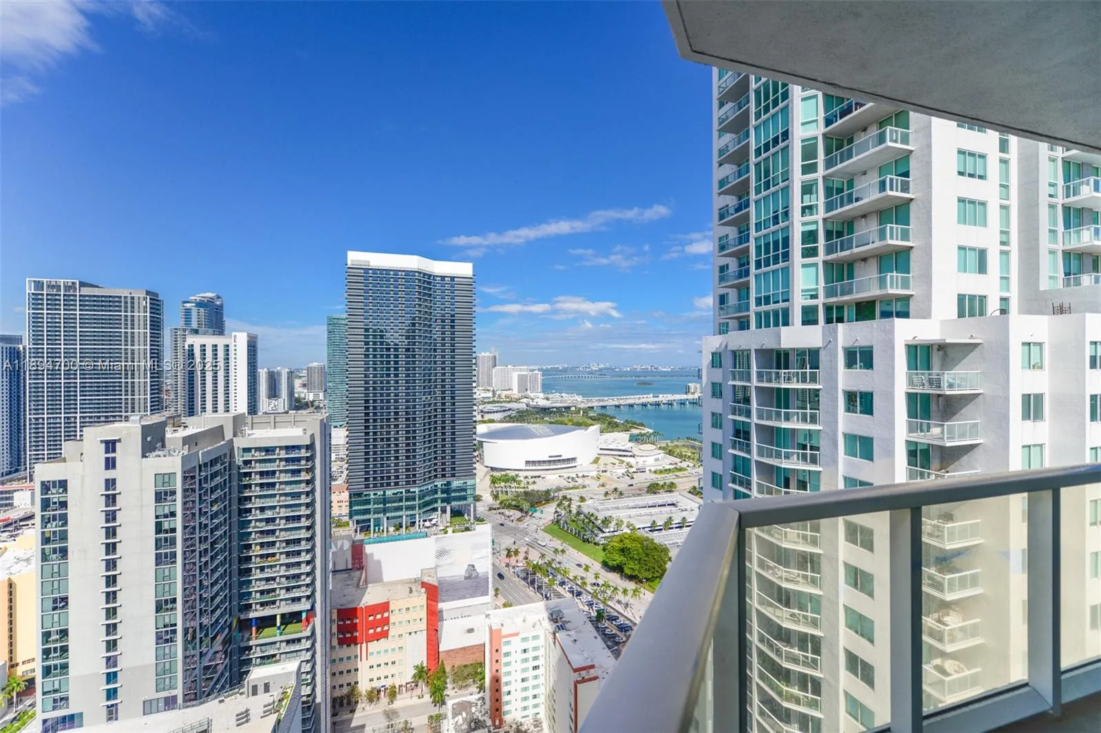 253 NE 2nd St # 3902, Miami, FL 33132 photo 3