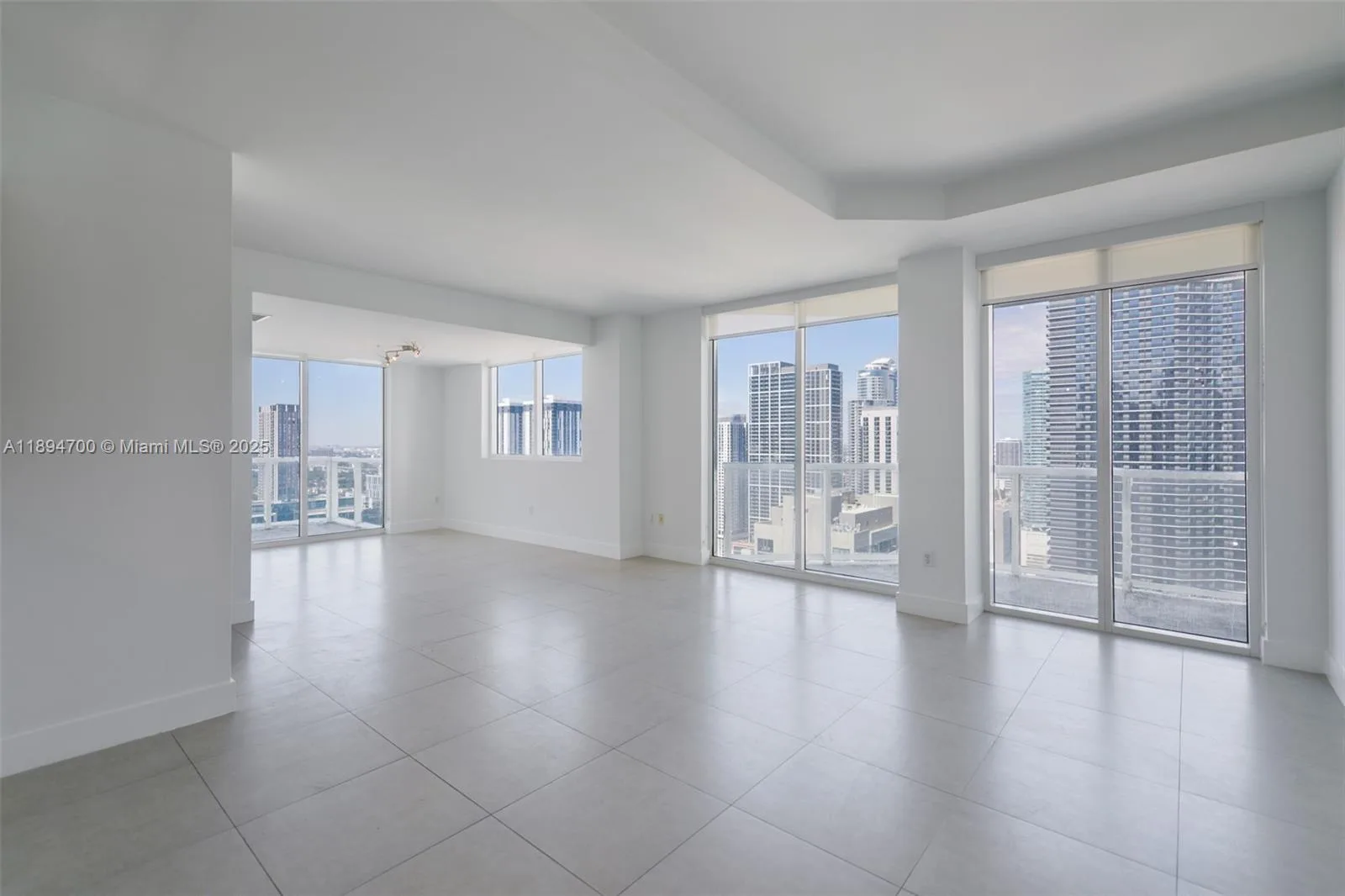 253 NE 2nd St # 3902, Miami, FL 33132 photo 7
