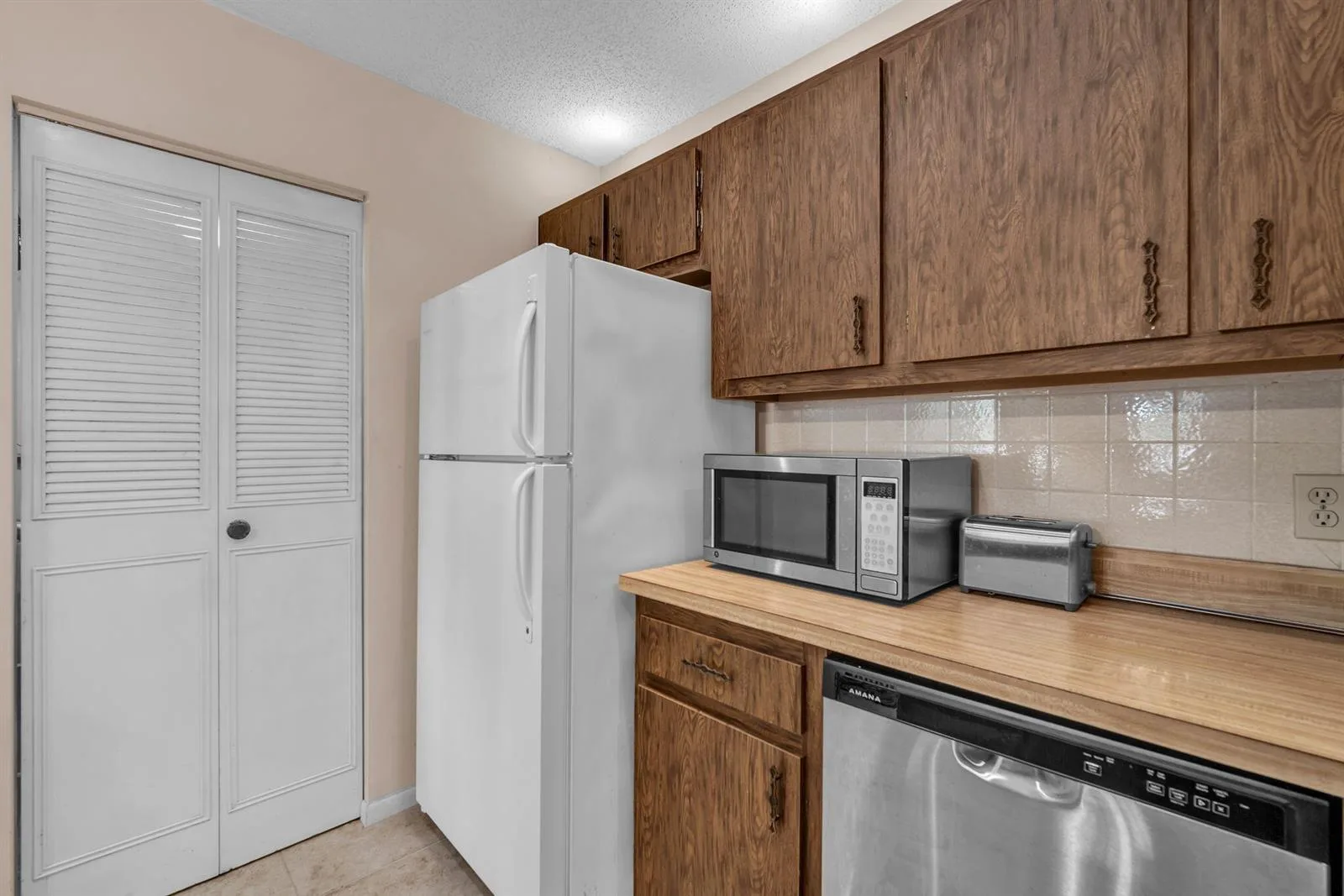 103 Lake Pine Circle # A-2, FL 33463 photo 11