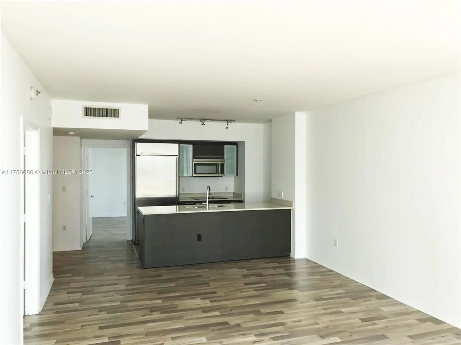 55 SE 6th St # 1610, Miami, FL 33131 photo 3