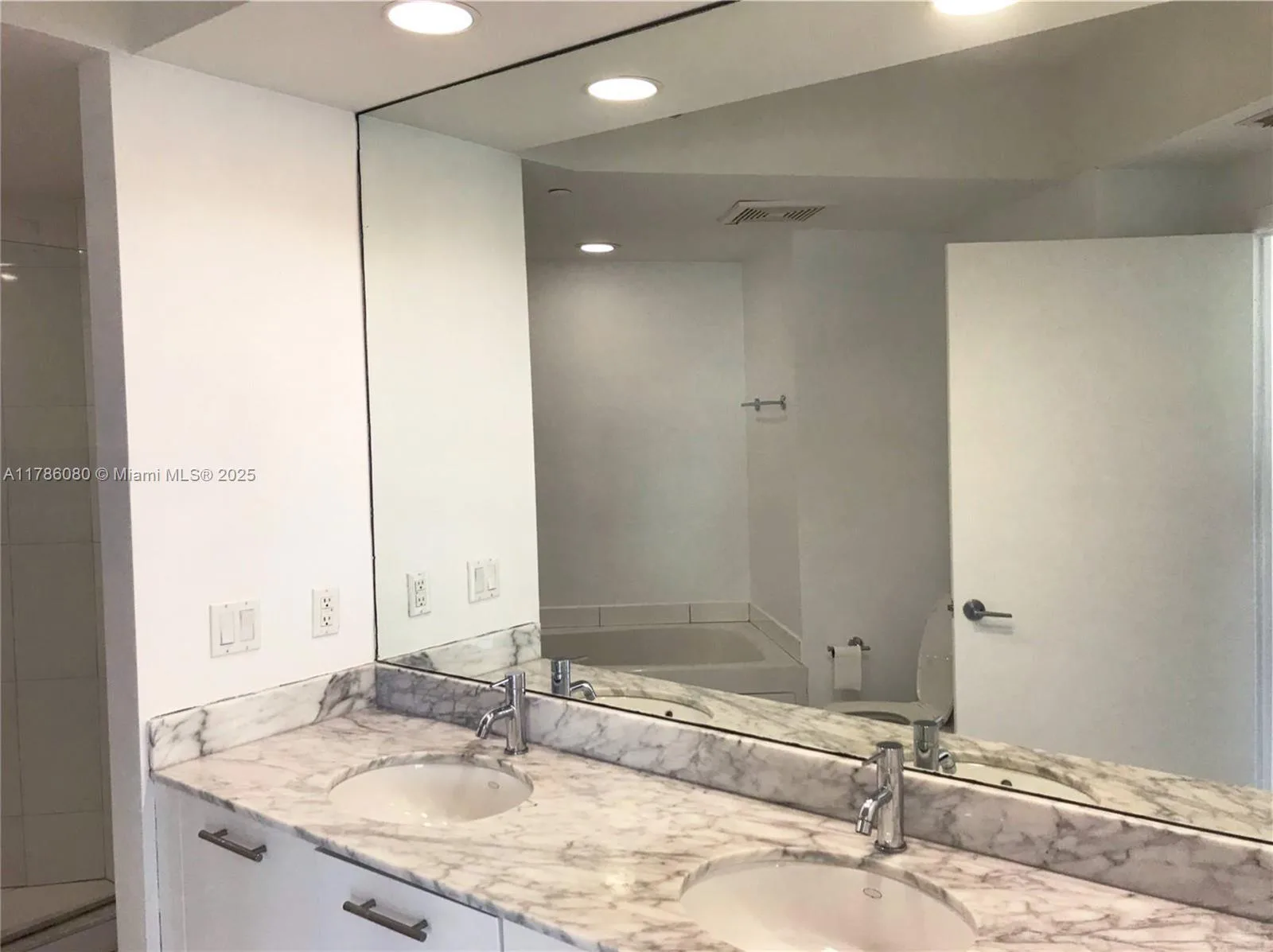 55 SE 6th St # 1610, Miami, FL 33131 photo 6
