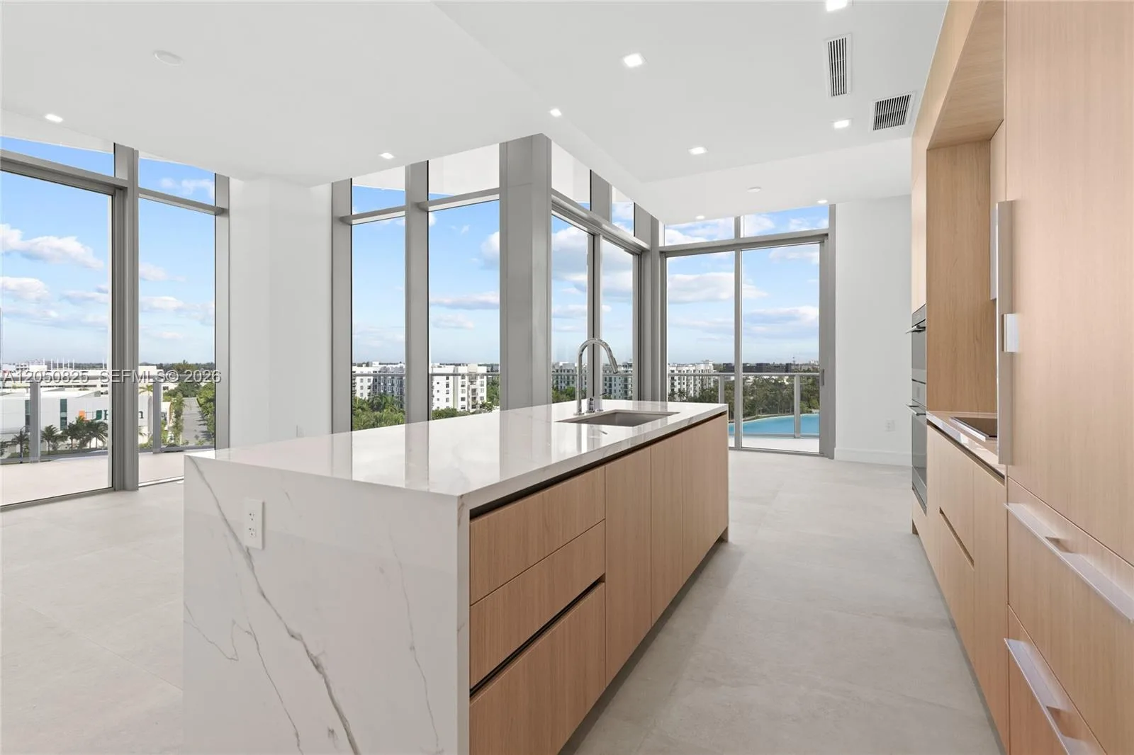 2411 Laguna Cr # 606, Miami, FL 33181 photo 11