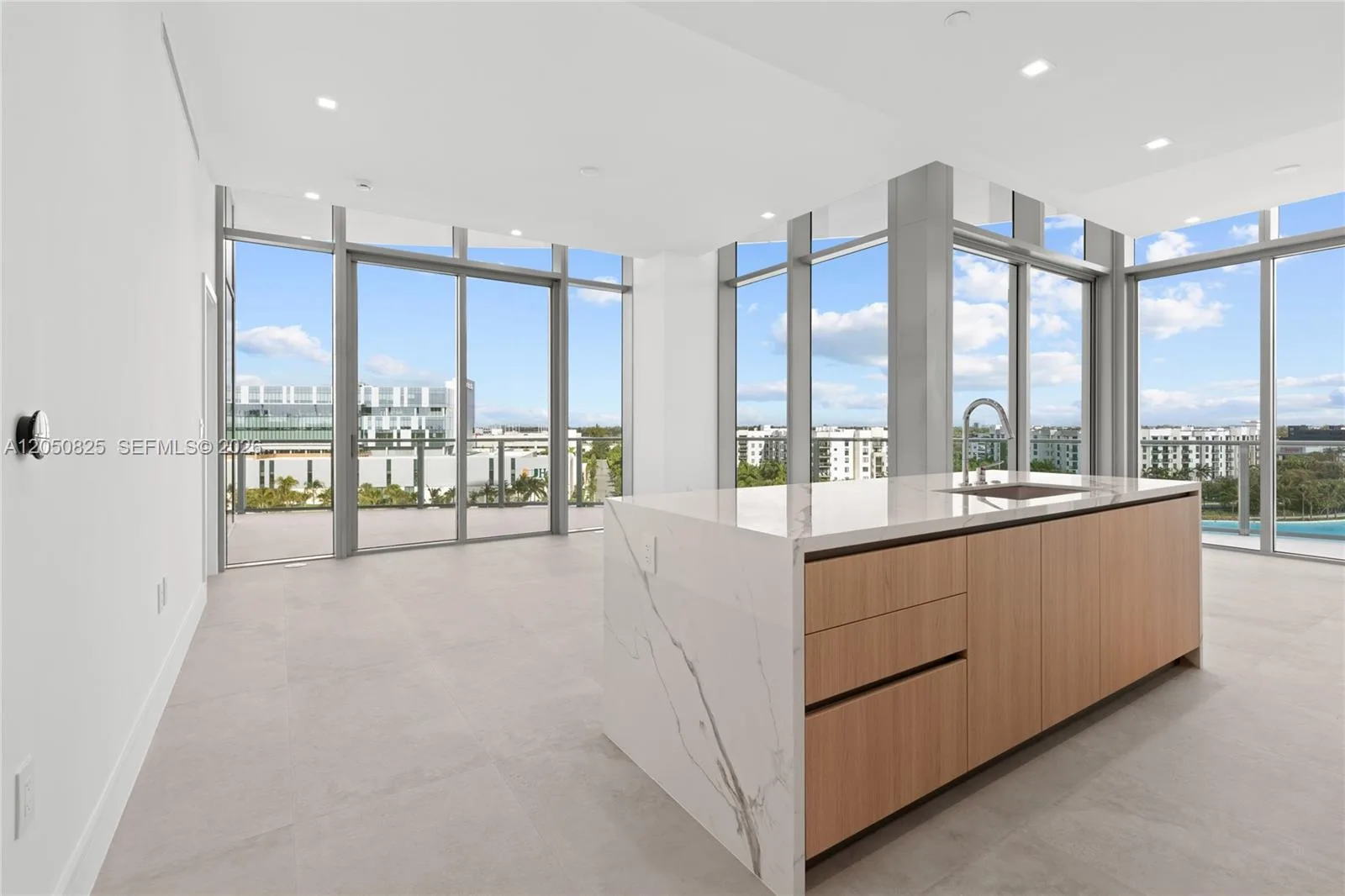 2411 Laguna Cr # 606, Miami, FL 33181 photo 9