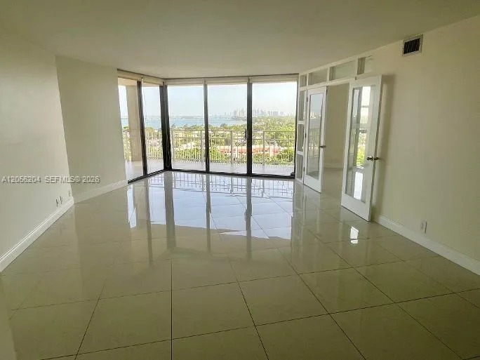 1000 Quayside Ter # 1104, Miami, FL 33138
