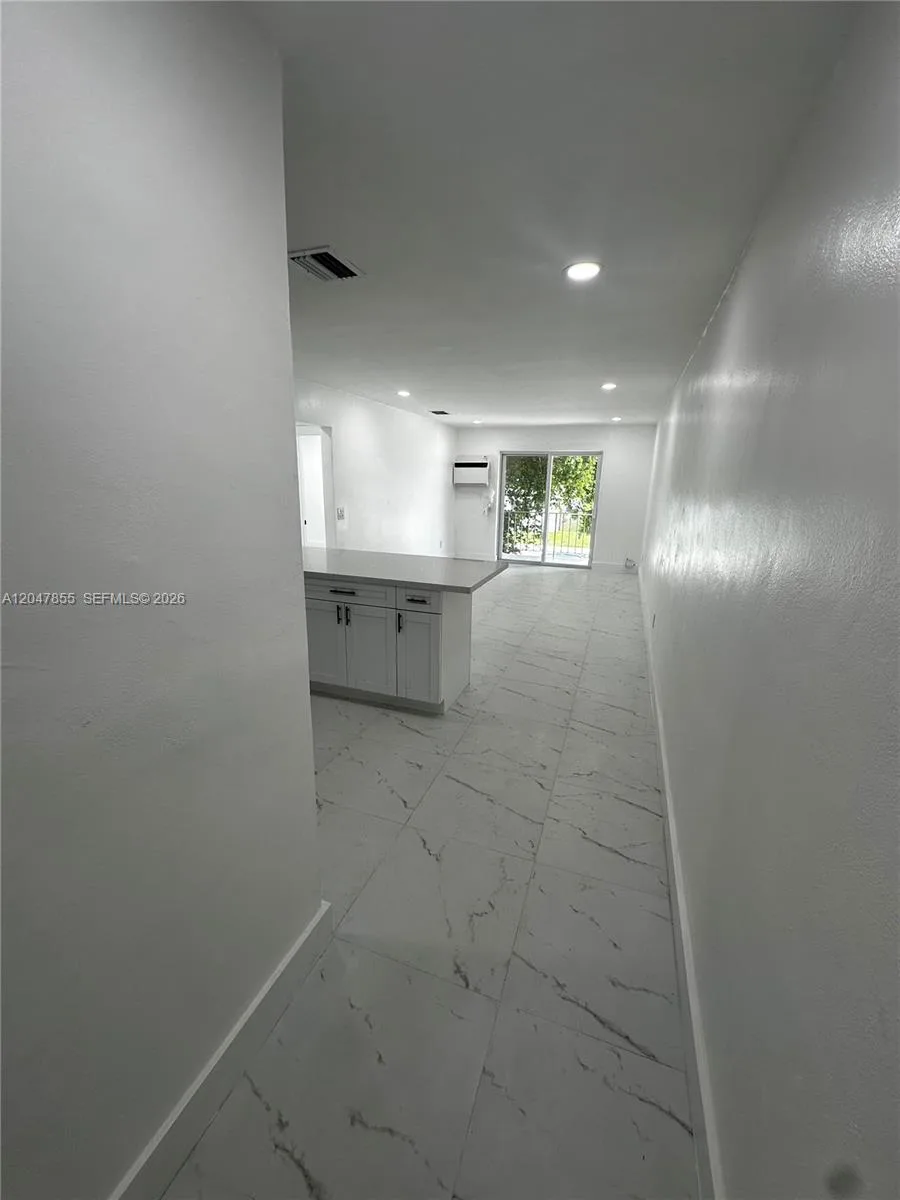 1945 NW 29th St # A5, Miami, FL 33142