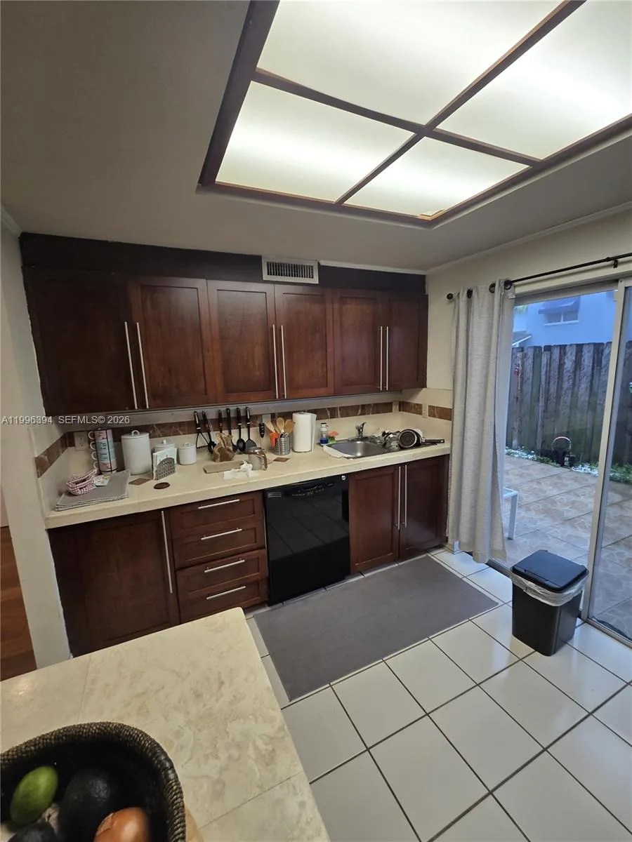 7010 NW 173rd Dr # 1901, Hialeah, FL 33015 photo 3