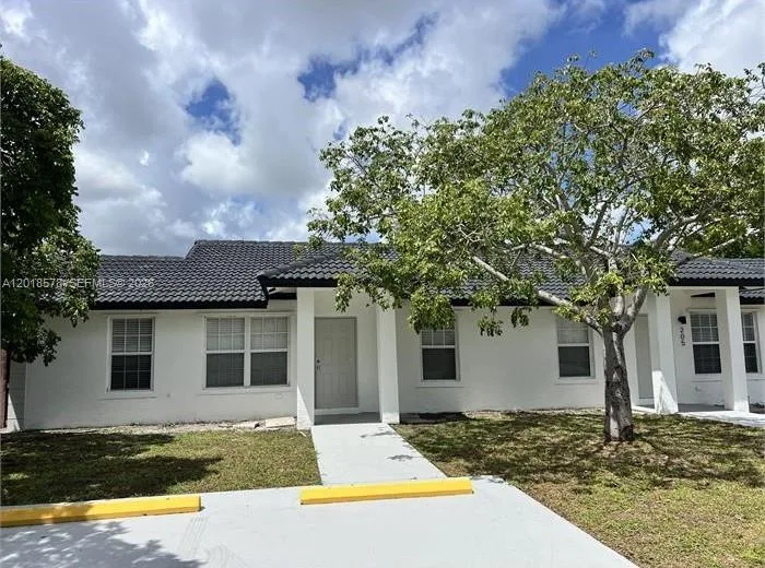 201-205 NW 30th Ave, Pompano Beach, FL 33069