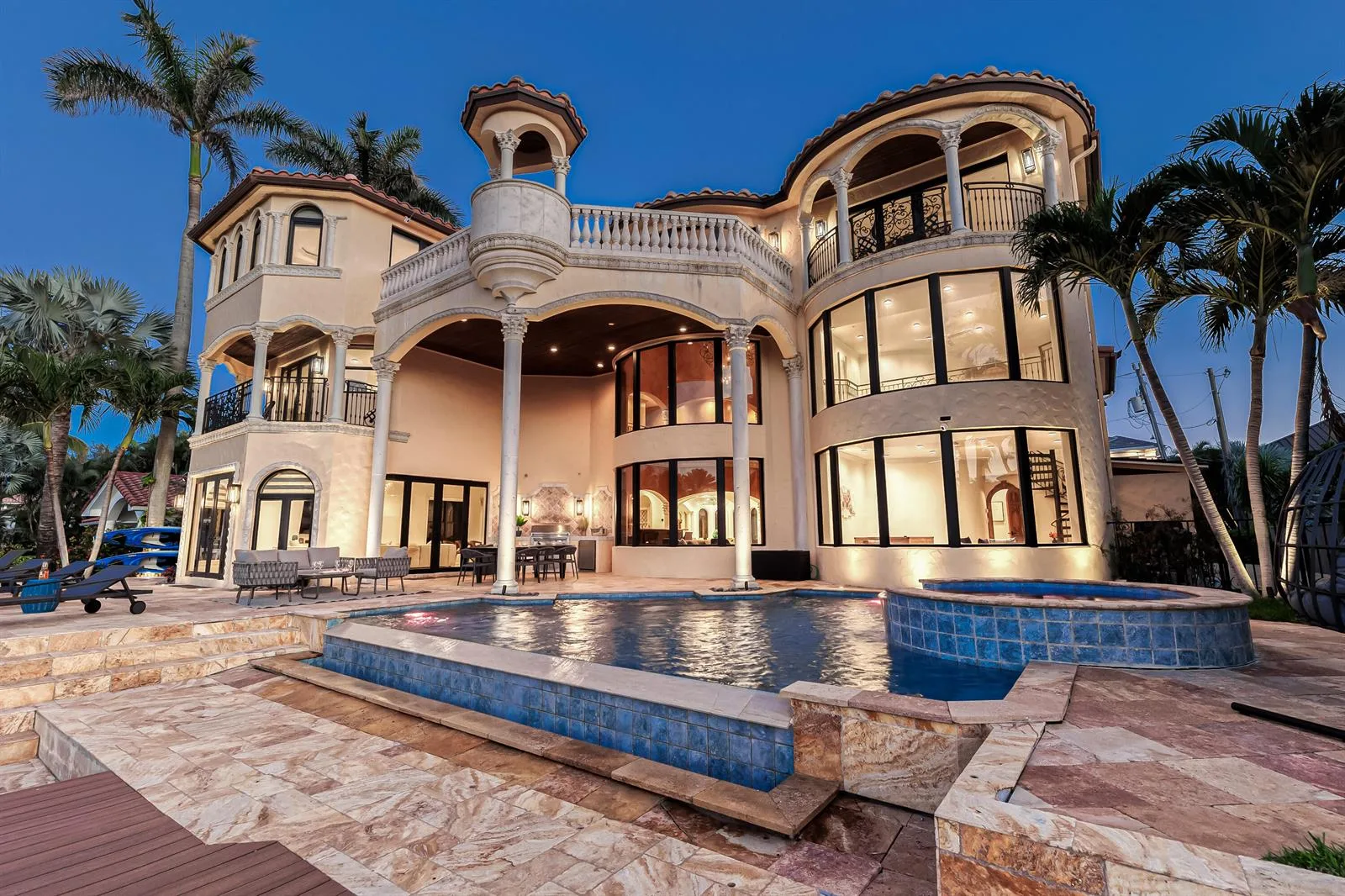 1011 Rhodes Villa Avenue, Delray Beach, FL 33483