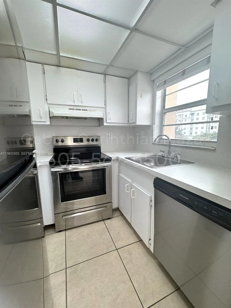 Gables Corinthian Plaza – photo 16