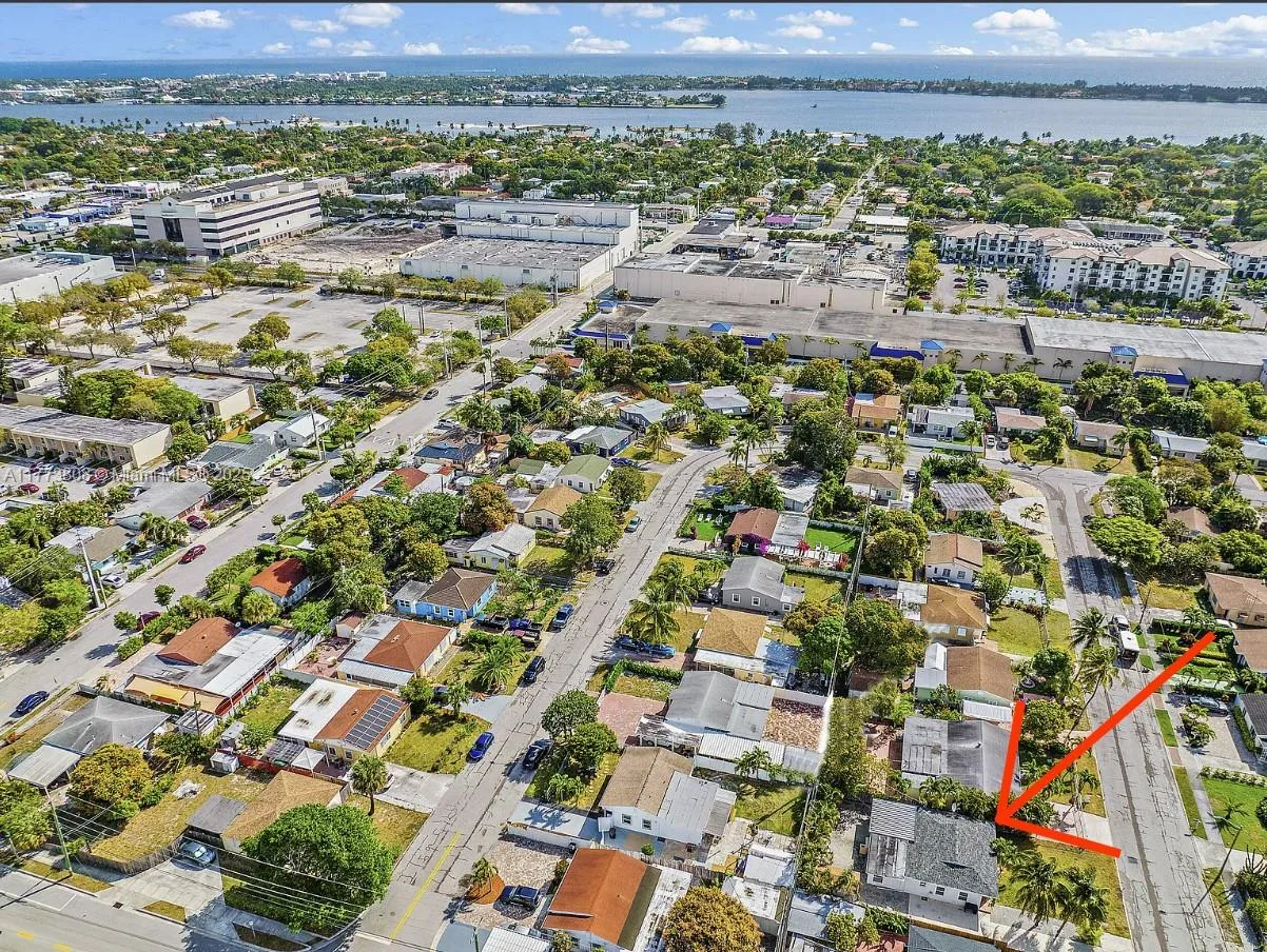 621 Hudson Rd, West Palm Beach, FL 33405