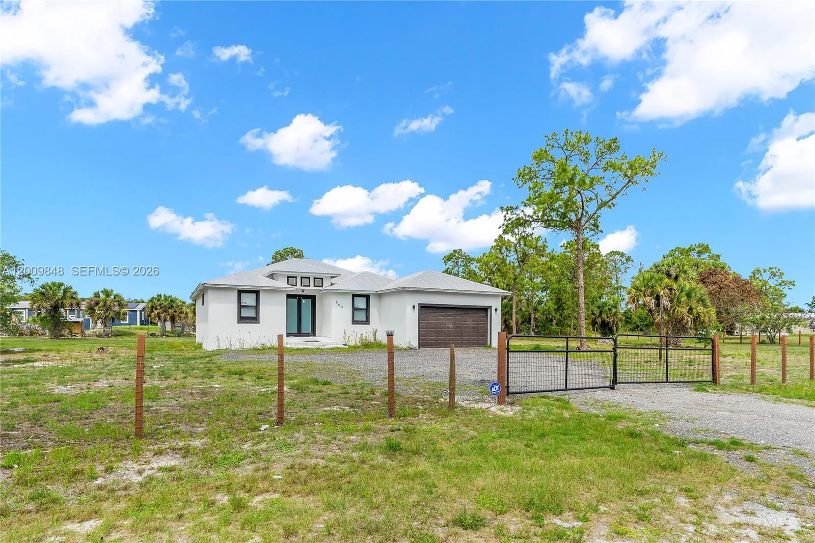 660 zambria, Clewiston, FL 33440 photo 2