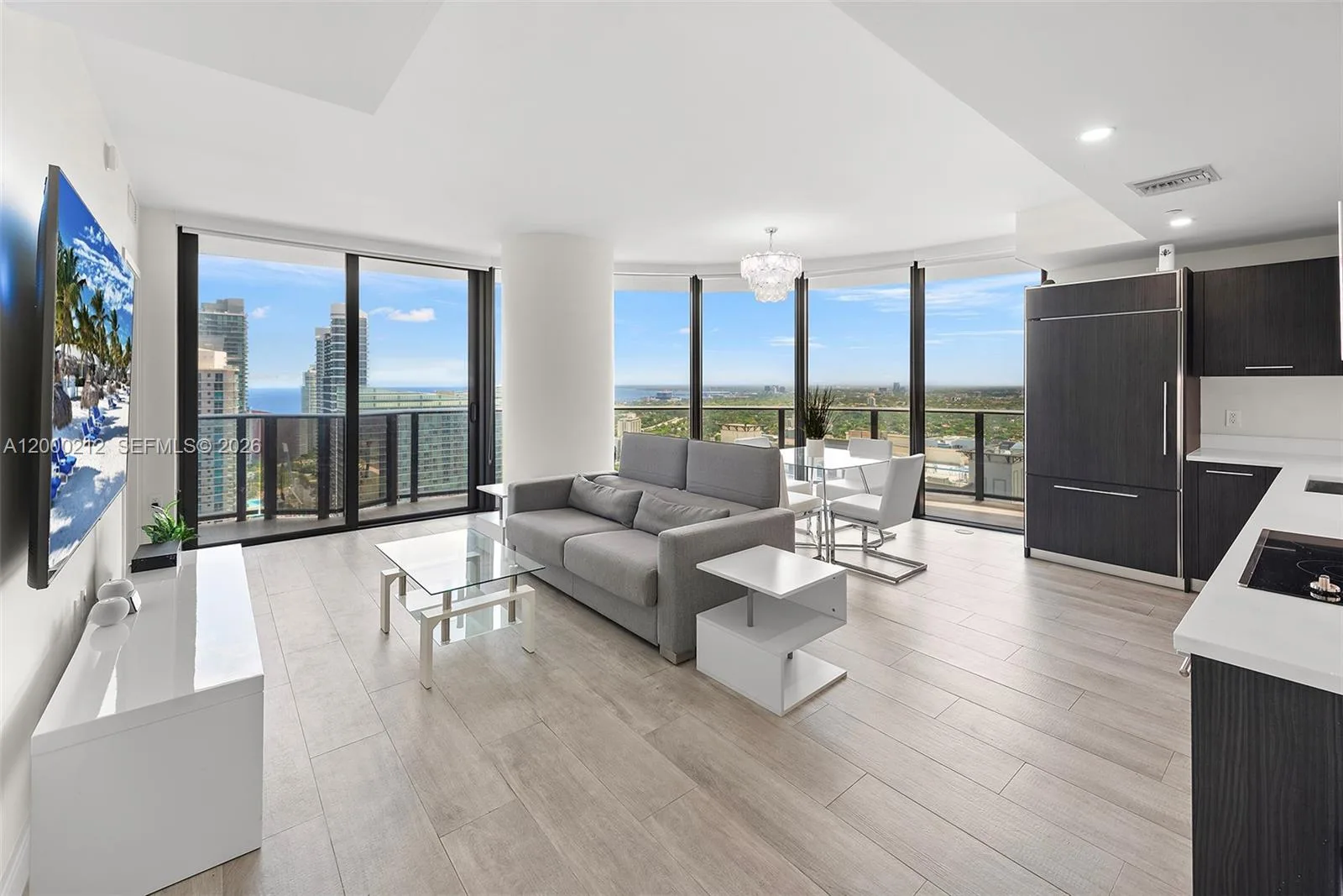 45 SW 9th St # 4006, Miami, FL 33130