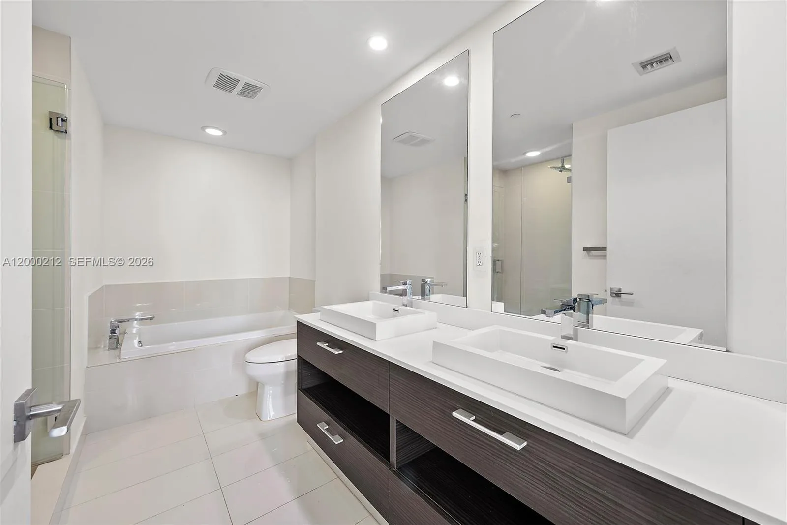 45 SW 9th St # 4006, Miami, FL 33130 photo 10