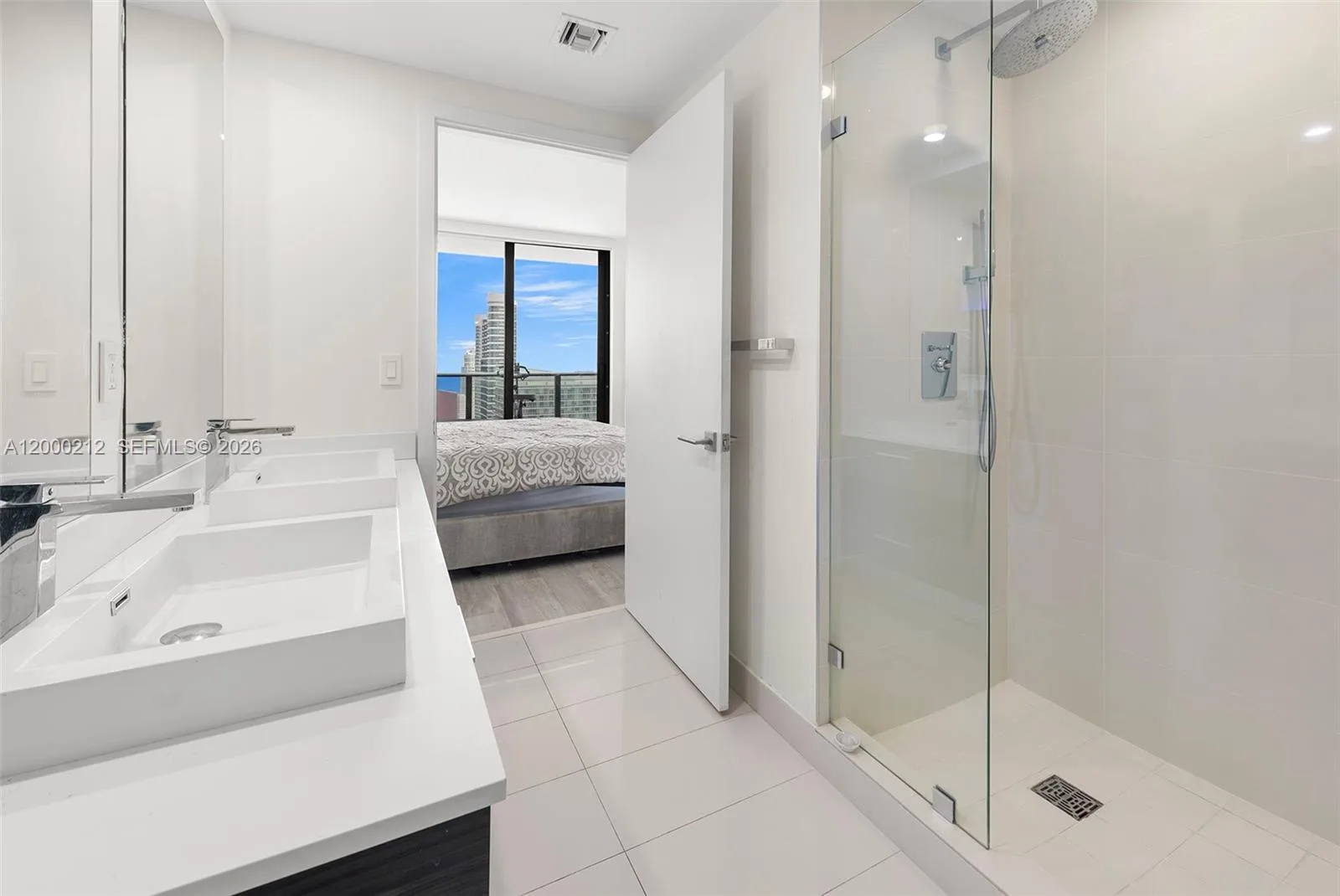 45 SW 9th St # 4006, Miami, FL 33130 photo 11