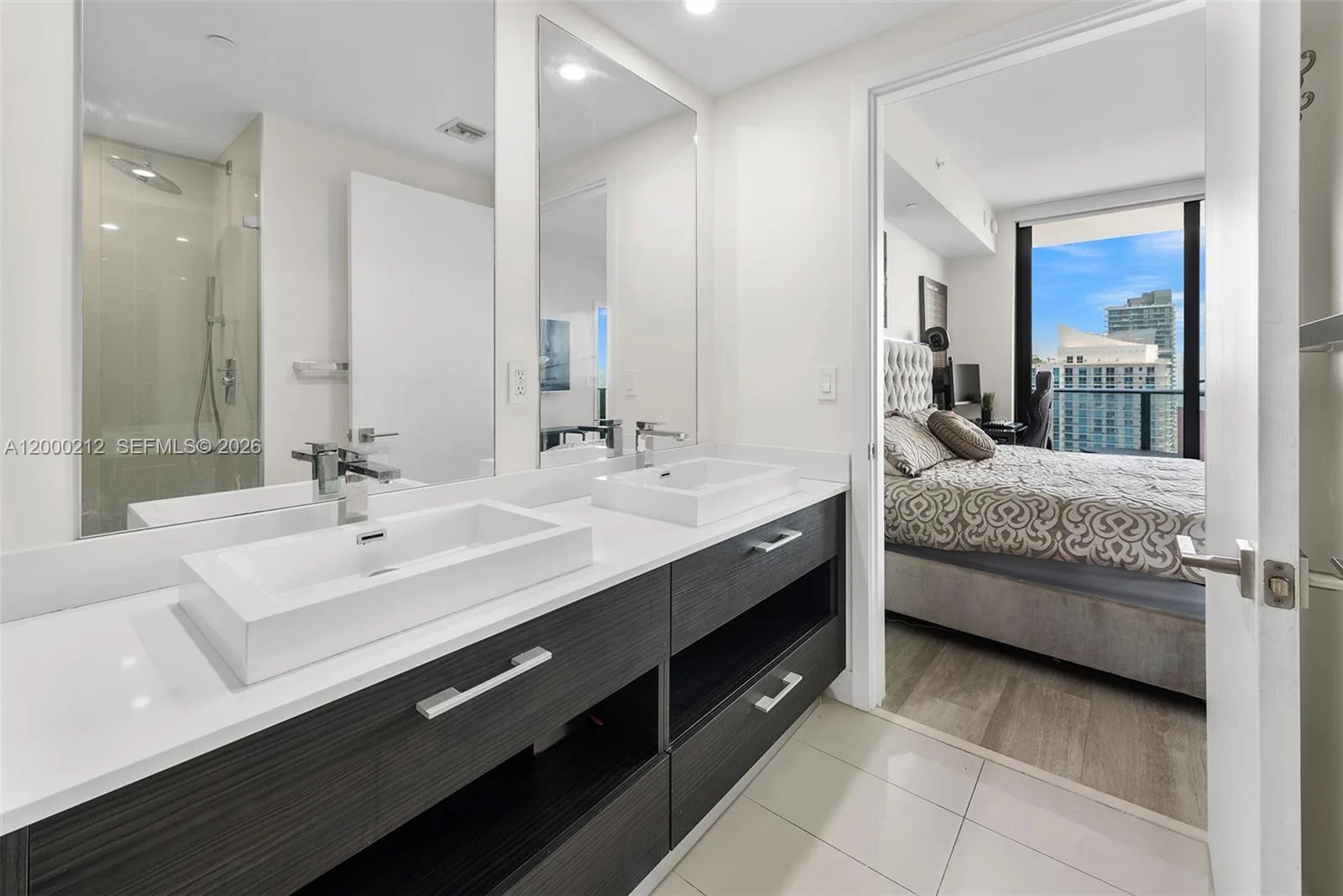 45 SW 9th St # 4006, Miami, FL 33130 photo 12
