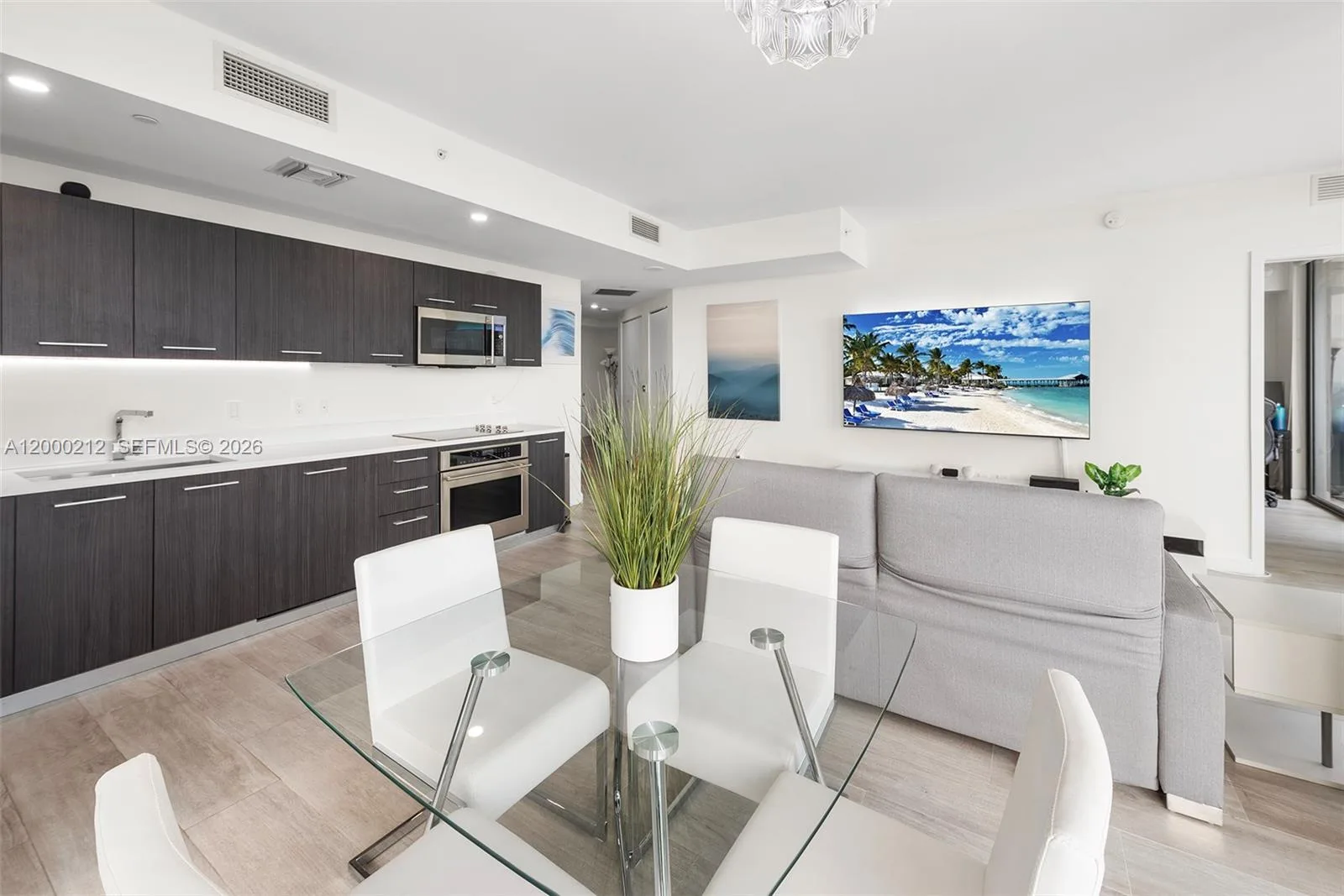 45 SW 9th St # 4006, Miami, FL 33130 photo 4