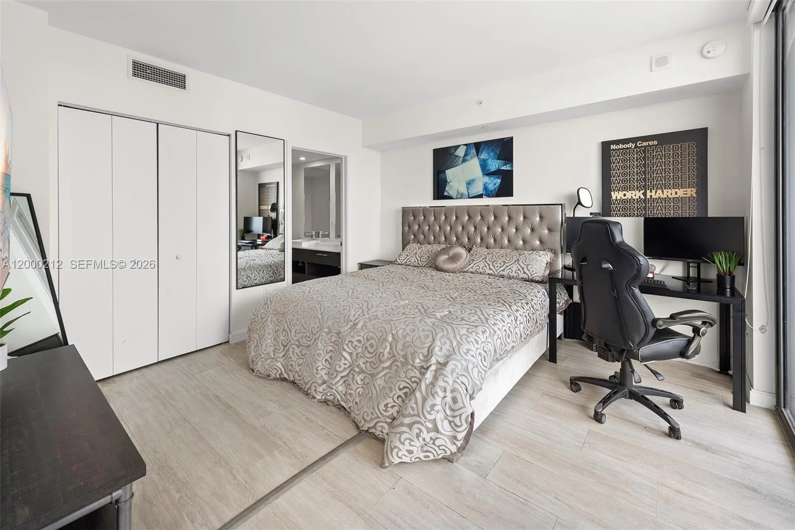 45 SW 9th St # 4006, Miami, FL 33130 photo 7