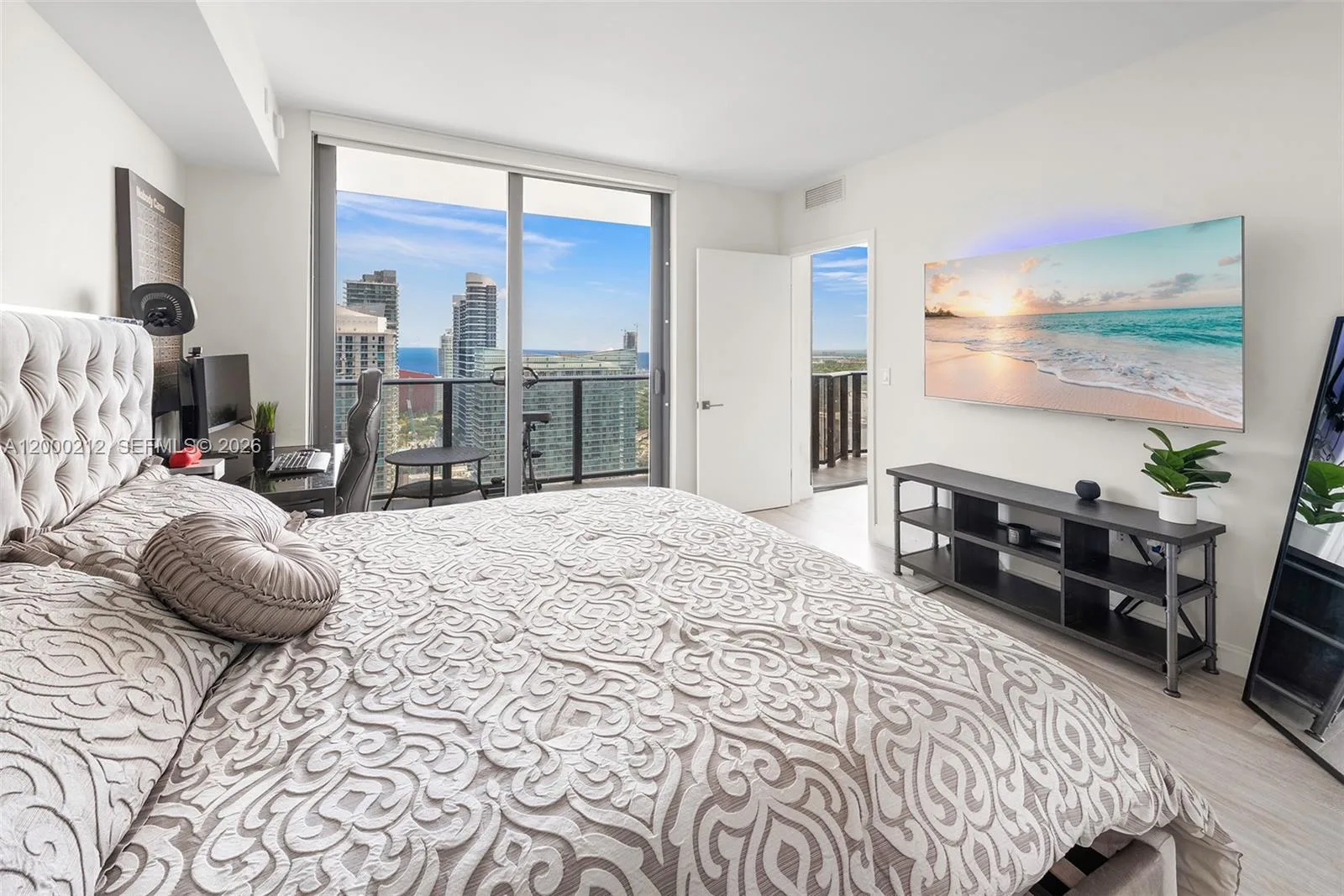 45 SW 9th St # 4006, Miami, FL 33130 photo 8