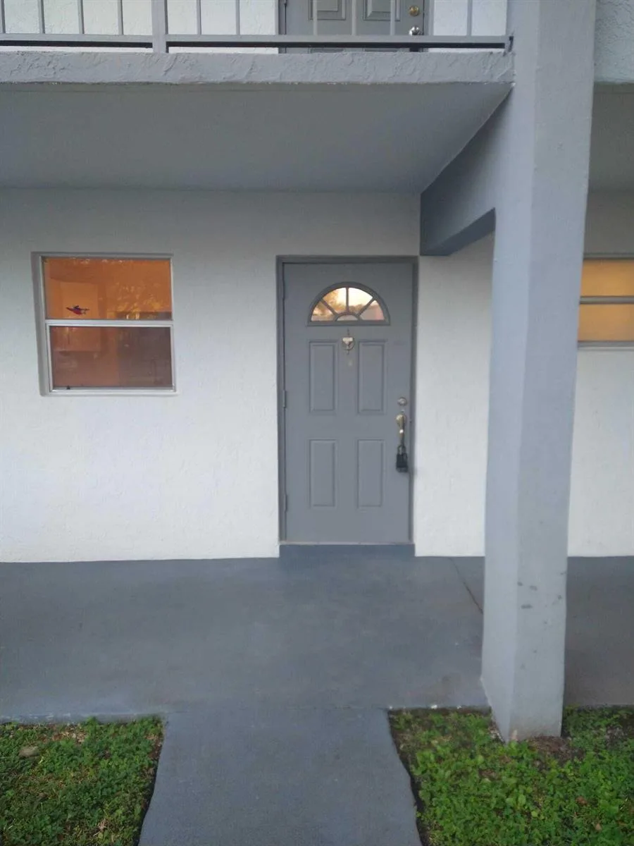 8321 Sands Point Boulevard # D109, Tamarac, FL 33321