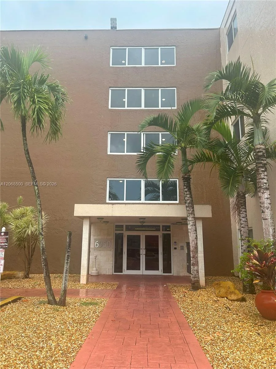 6950 Miami Gardens Dr # 2-117A, Hialeah, FL 33015