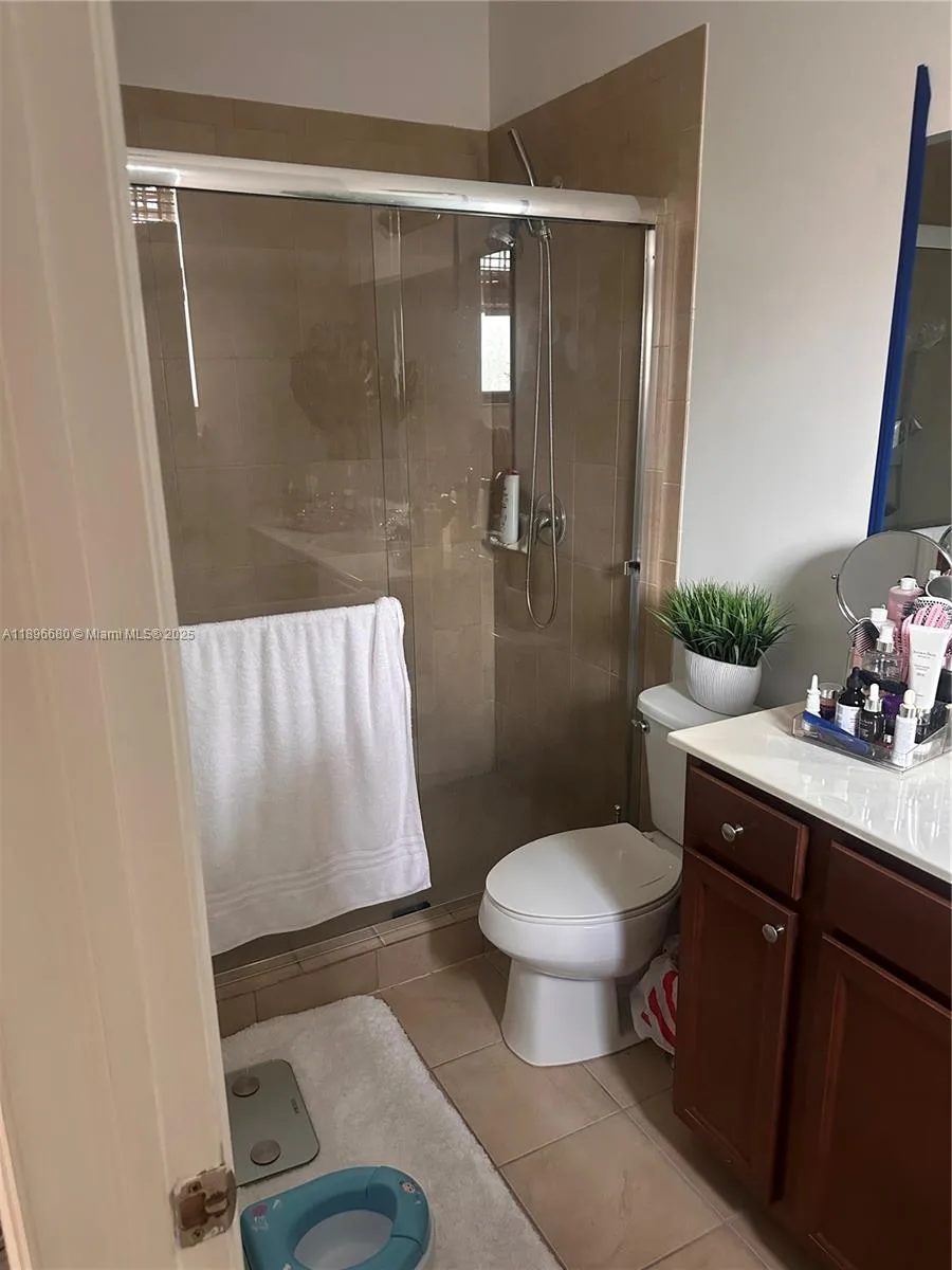 8867 W 35th Way, Hialeah, FL 33018 photo 10