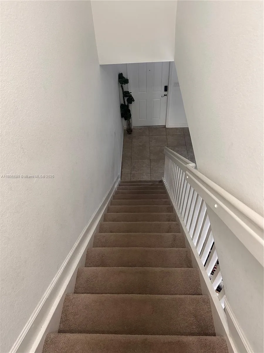 8867 W 35th Way, Hialeah, FL 33018 photo 2