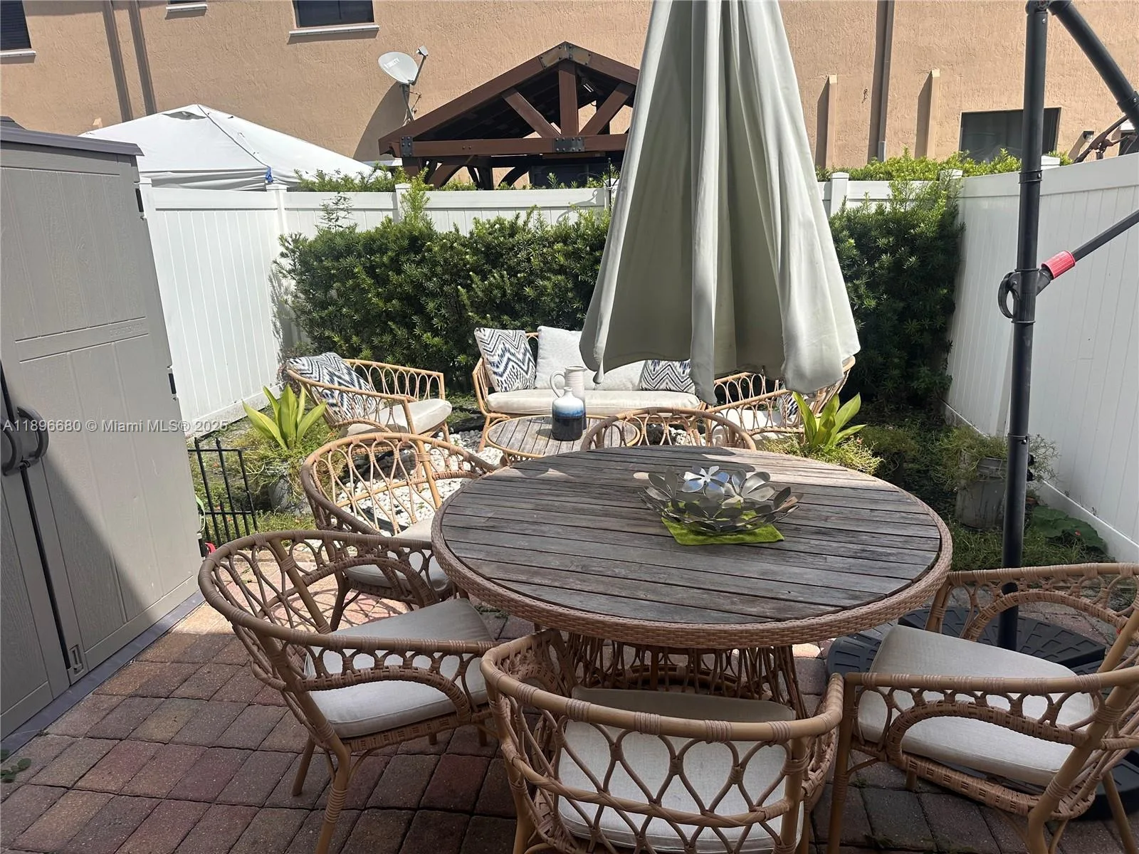8867 W 35th Way, Hialeah, FL 33018 photo 3
