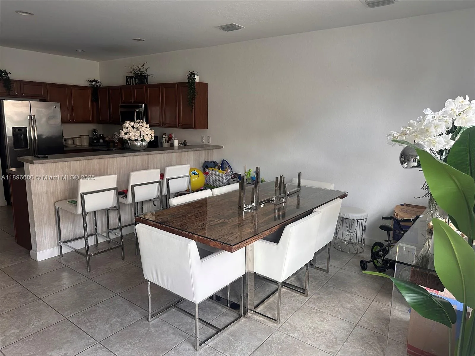 8867 W 35th Way, Hialeah, FL 33018 photo 4