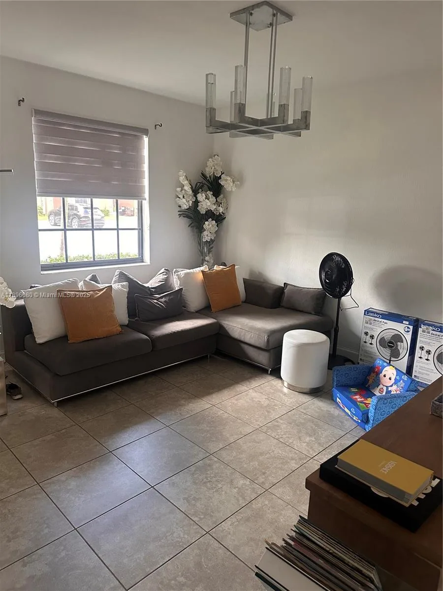 8867 W 35th Way, Hialeah, FL 33018 photo 6