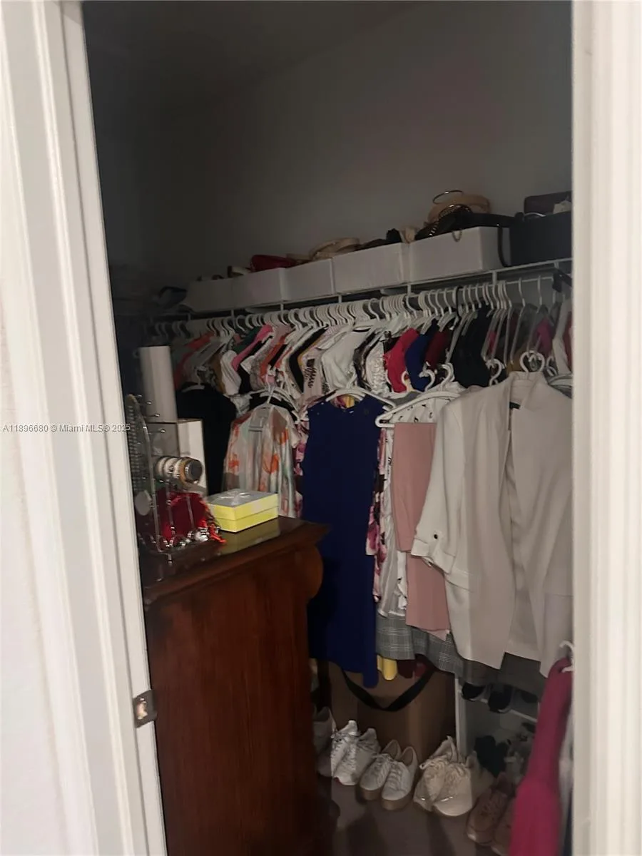 8867 W 35th Way, Hialeah, FL 33018 photo 9