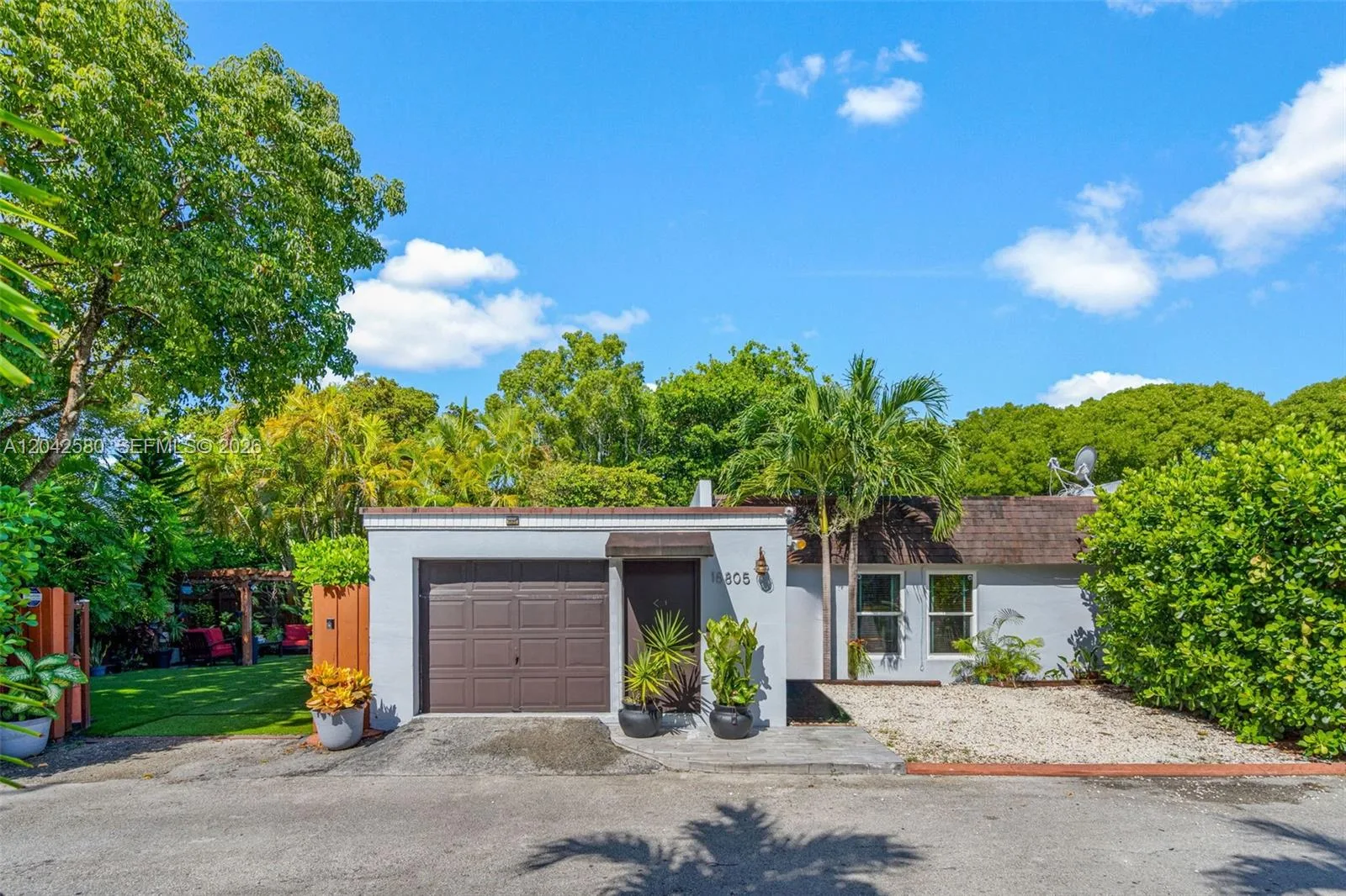 18805 W Lake Dr # 18805, Hialeah, FL 33015