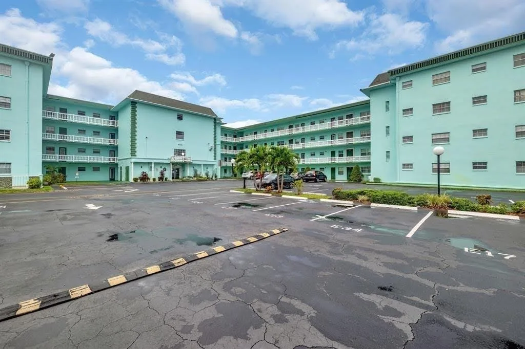 4141 NW 44th Avenue # 116, Lauderdale Lakes, FL 33319