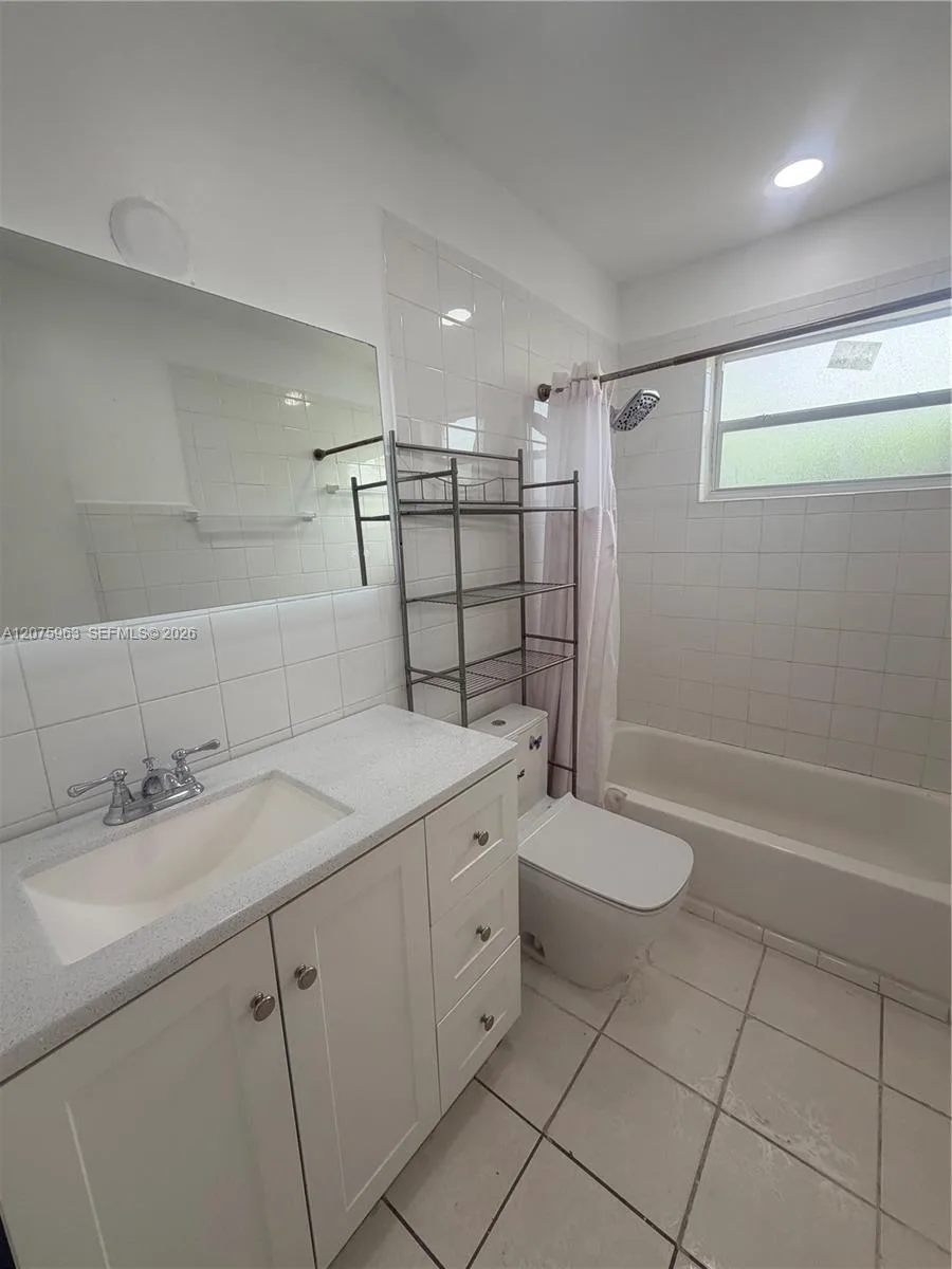 3821 SW 89th Ct # Front, Miami, FL 33165 photo 12