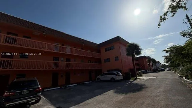 251 NE 187th St # 803, Miami, FL 33179 photo 2