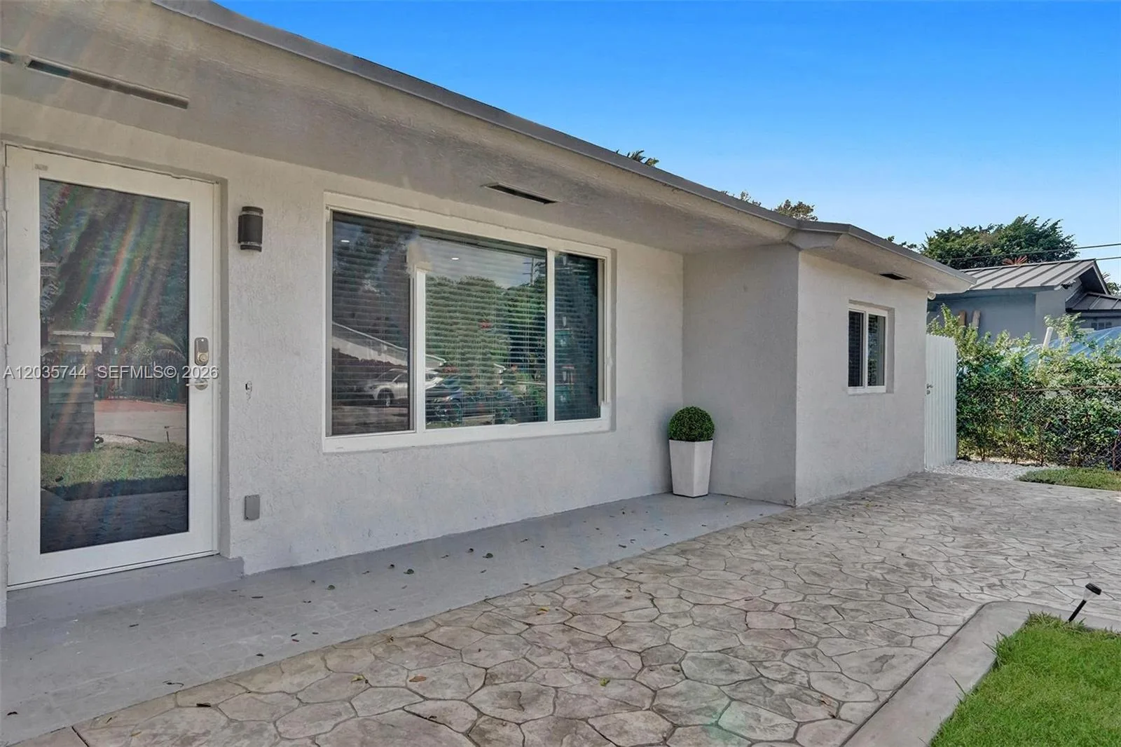 310 NE 162nd St, Miami, FL 33162