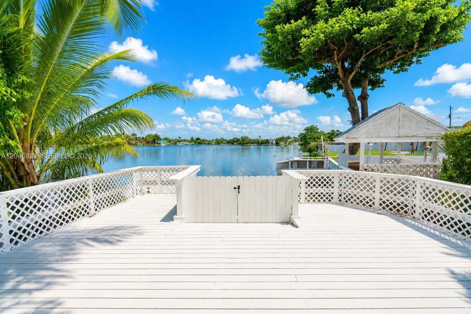 2531 NE 209th Ter, Aventura, FL 33180