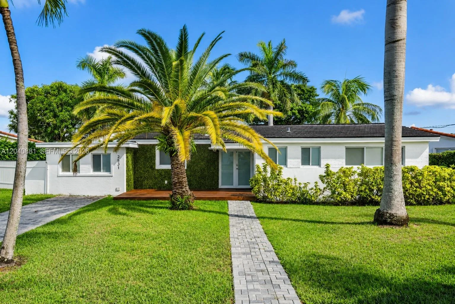 2531 NE 209th Ter, Aventura, FL 33180 photo 2