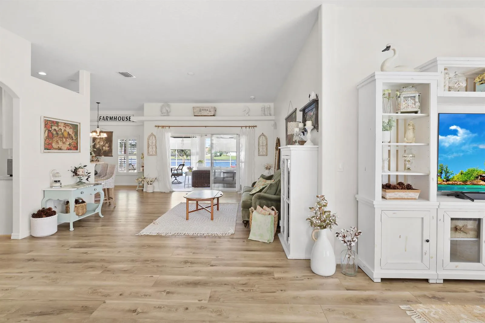 375 E Temple Ct Court SW, Vero Beach, FL 32968 photo 4