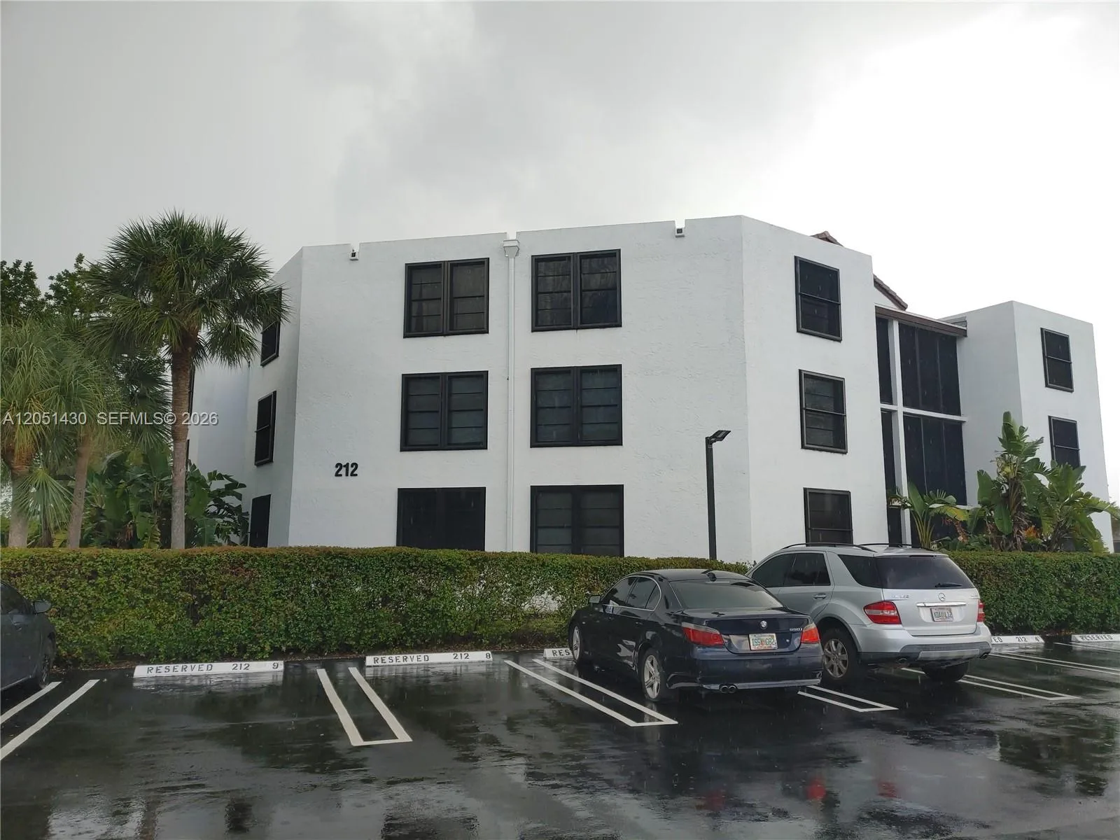 212 Lake Pointe Dr # 112, Oakland Park, FL 33309 photo 2