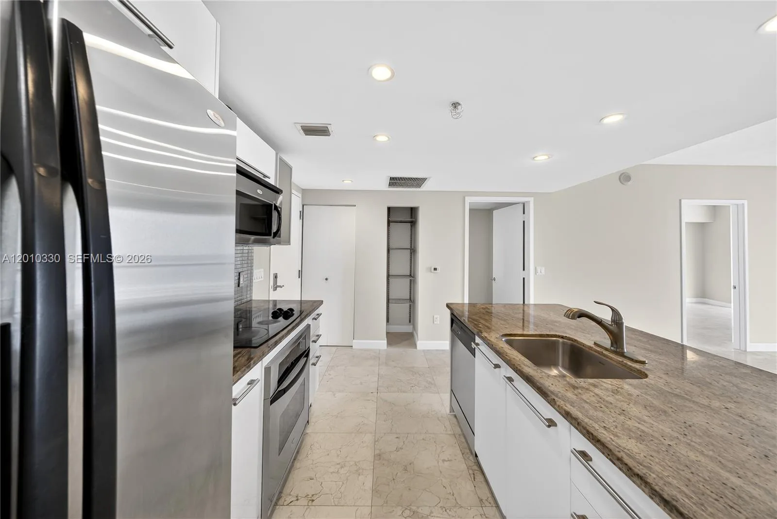 185 SW 7th St # 4209, Miami, FL 33130 photo 10