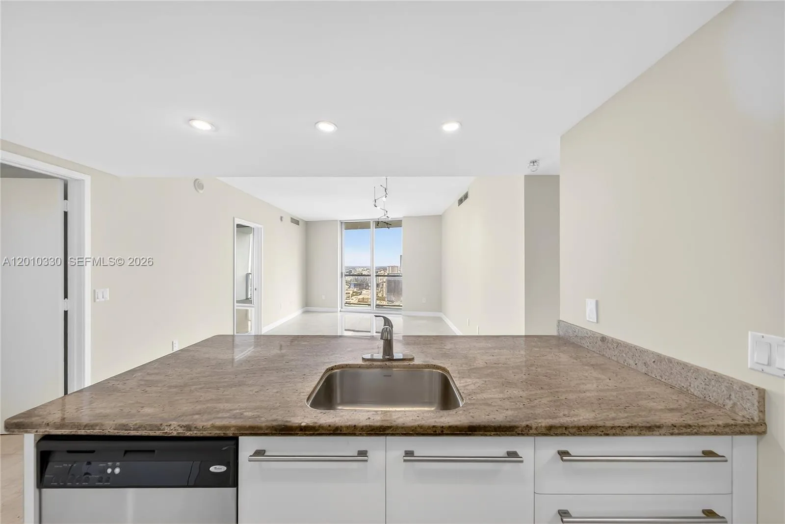 185 SW 7th St # 4209, Miami, FL 33130 photo 11