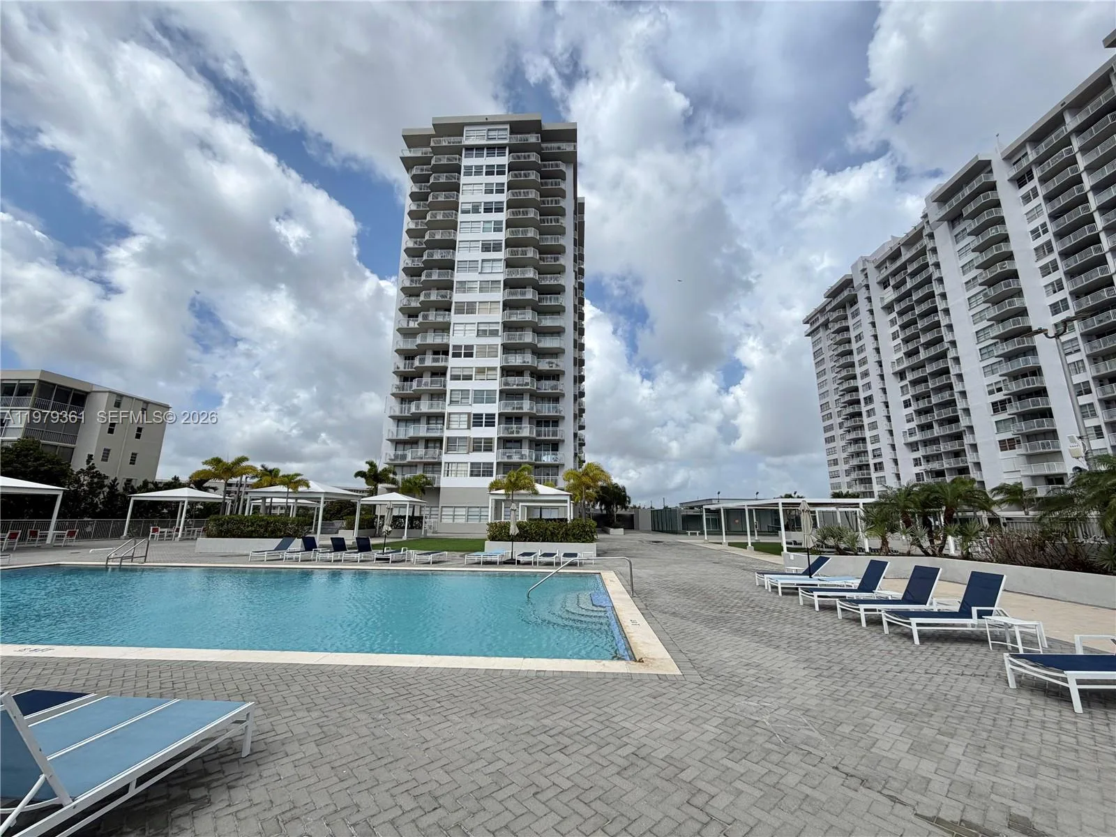 18031 Biscayne Blvd # 904, Aventura, FL 33160