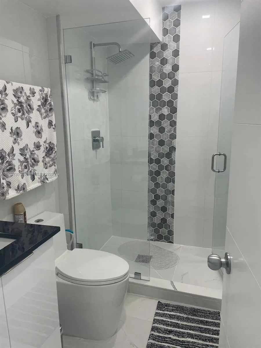 20400 W Country Club Dr # 615, Aventura, FL 33180 photo 5