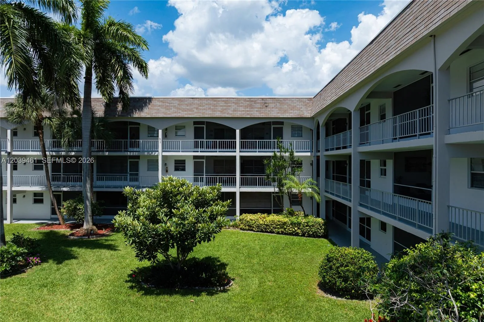 541 Blue Heron Dr # 308, Hallandale Beach, FL 33009