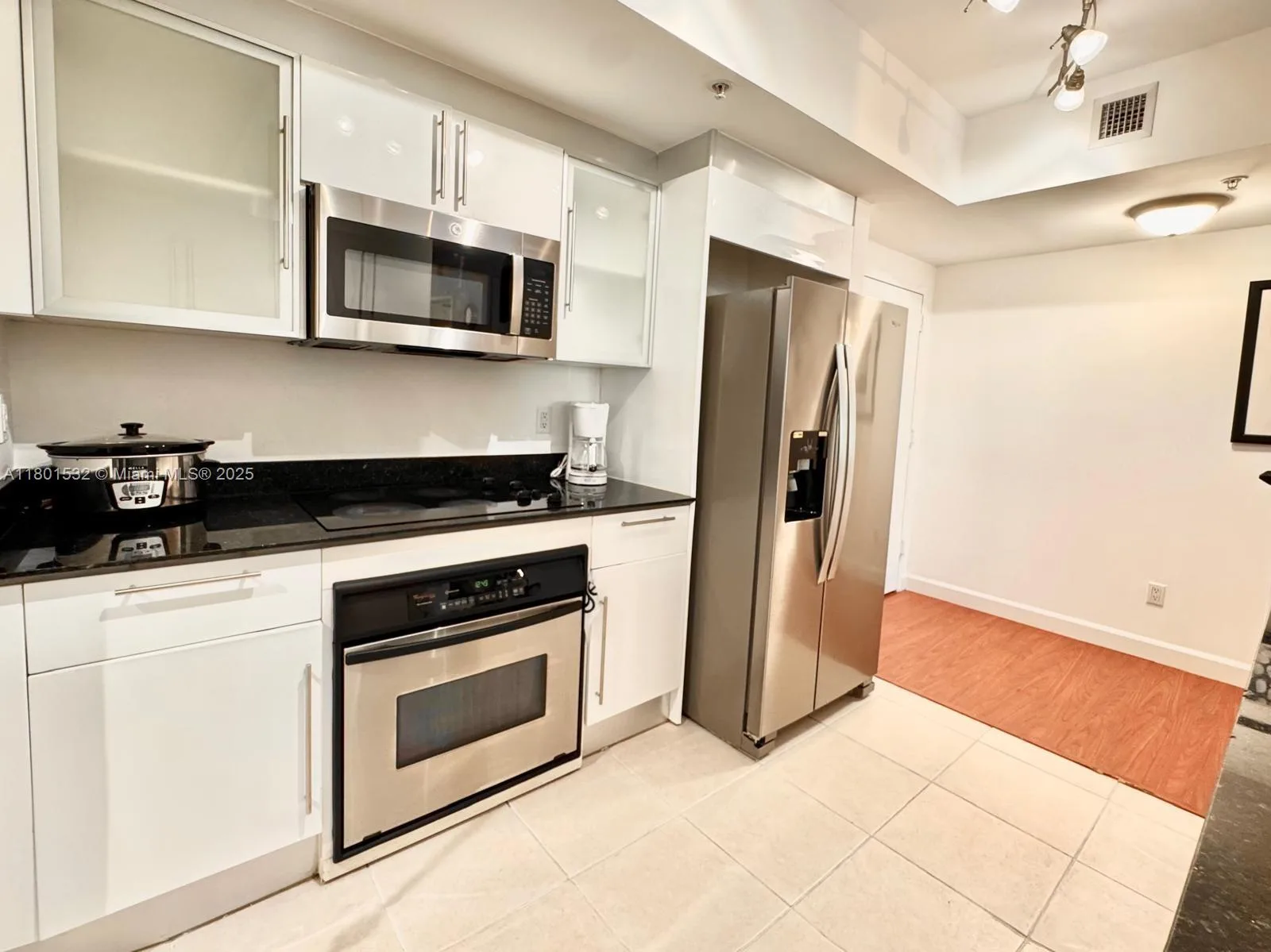 335 S Biscayne Blvd # 2105, Miami, FL 33131 photo 13