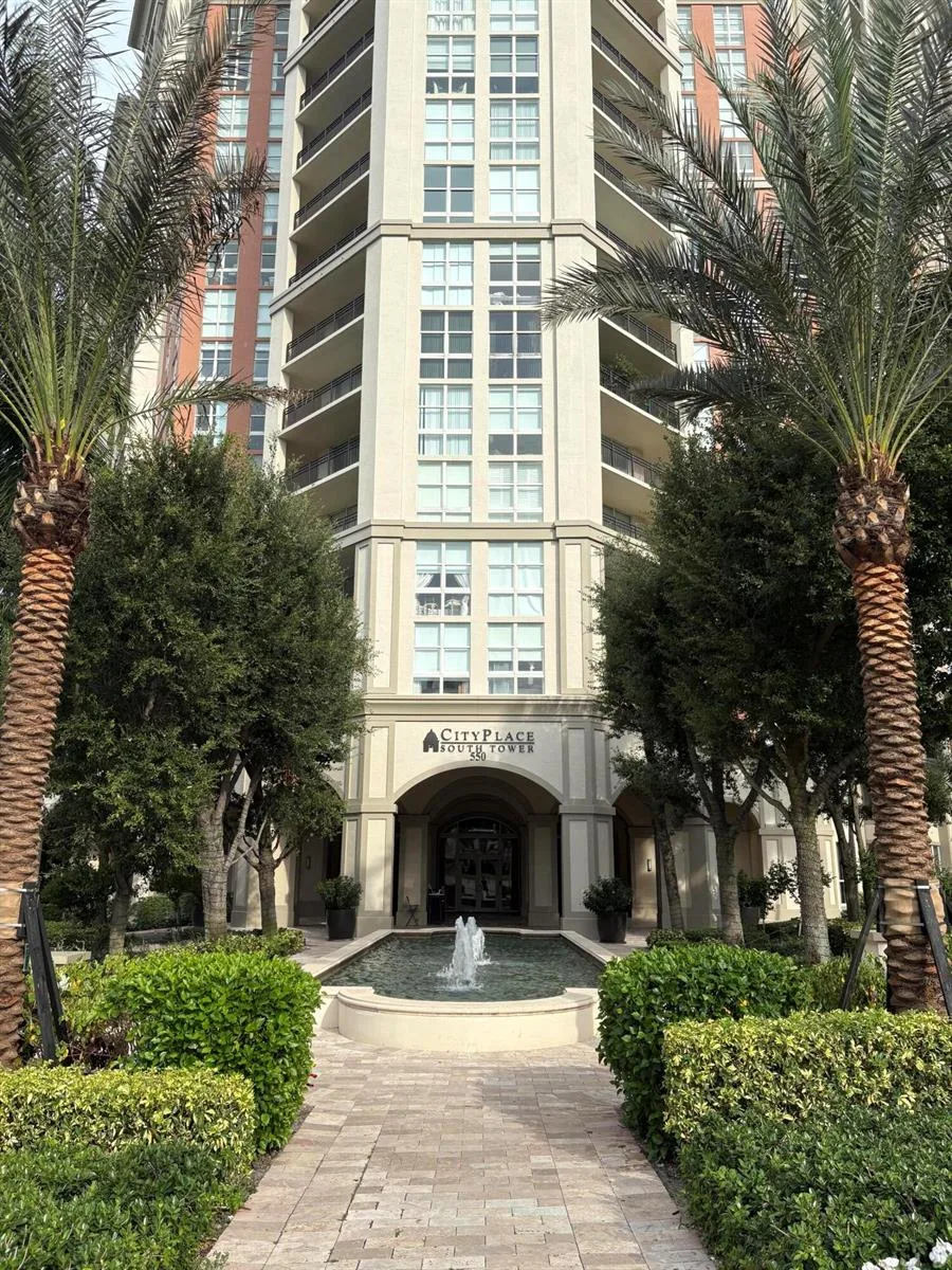 550 OKEECHOBEE Boulevard # 825, West Palm Beach, FL 33401