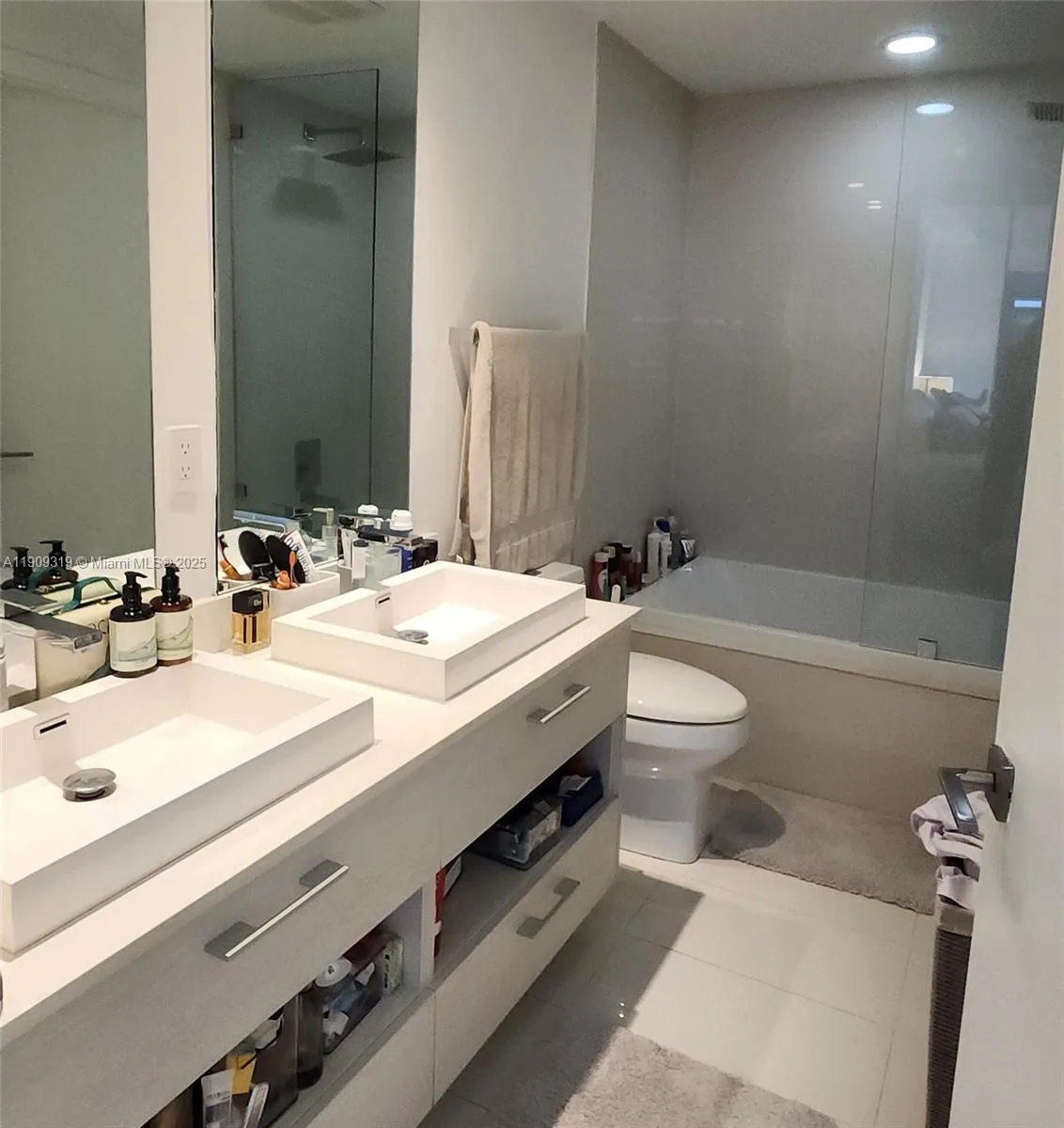 45 SW 9th St # 2207, Miami, FL 33130 photo 11