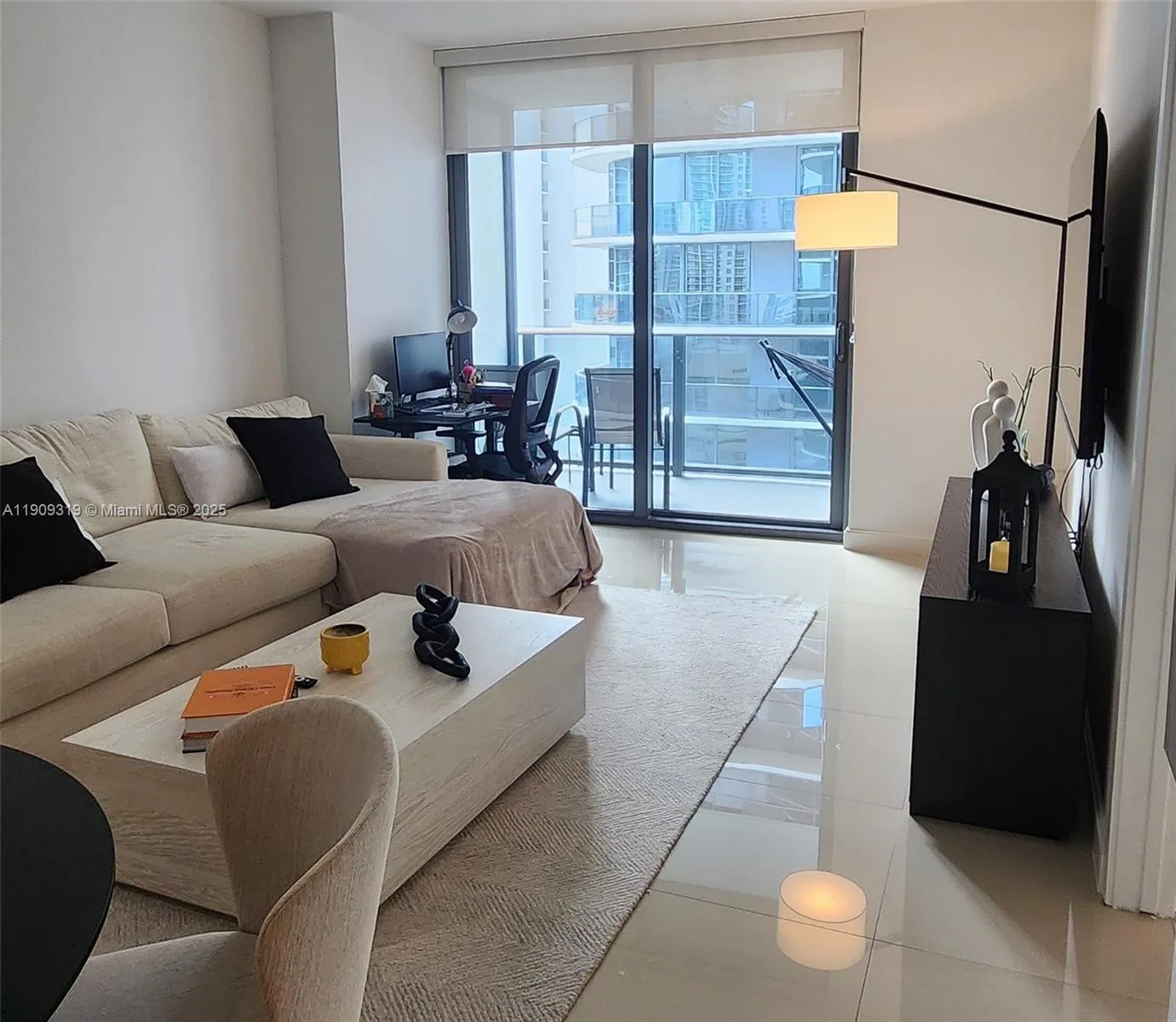 45 SW 9th St # 2207, Miami, FL 33130 photo 3