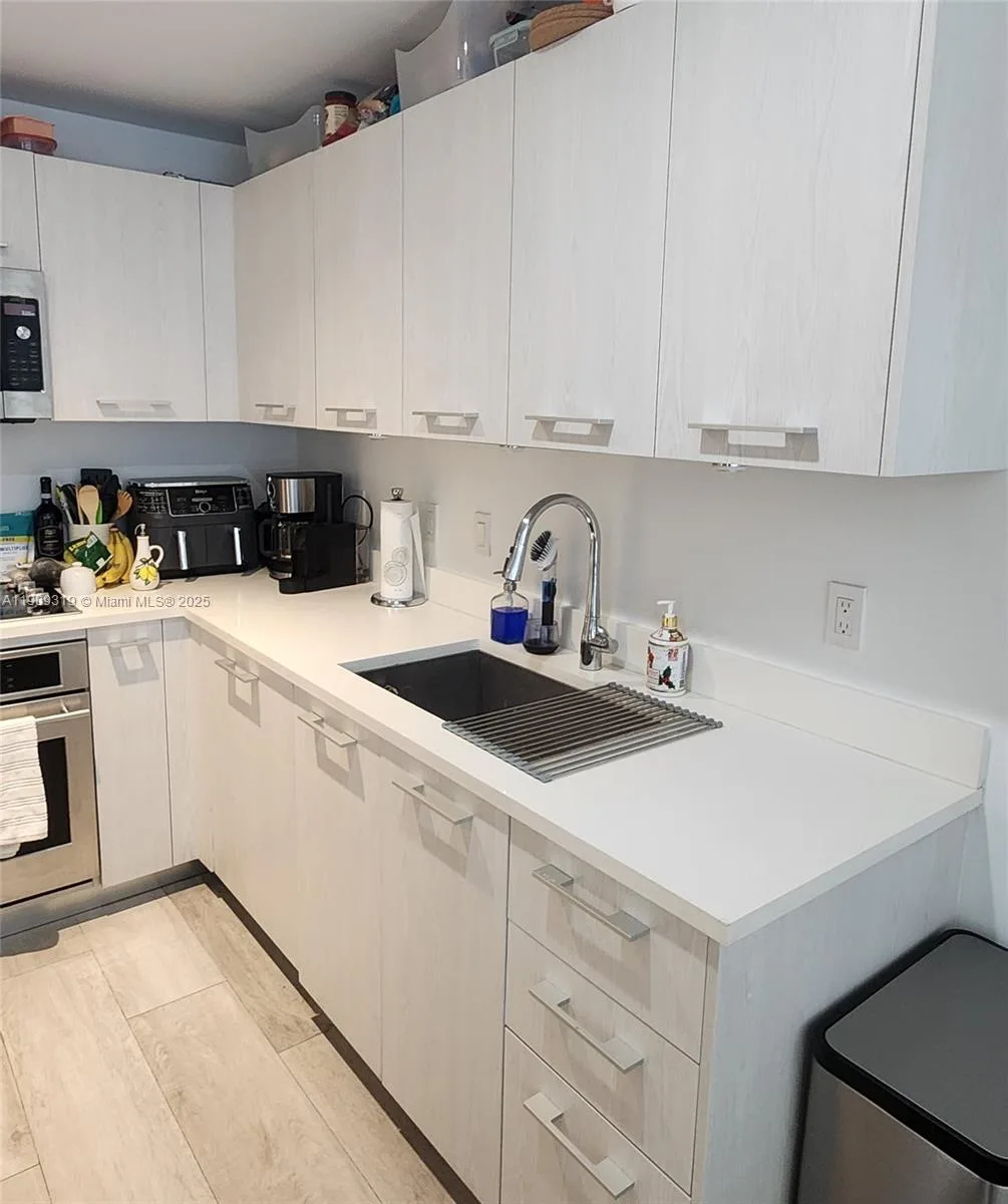 45 SW 9th St # 2207, Miami, FL 33130 photo 6